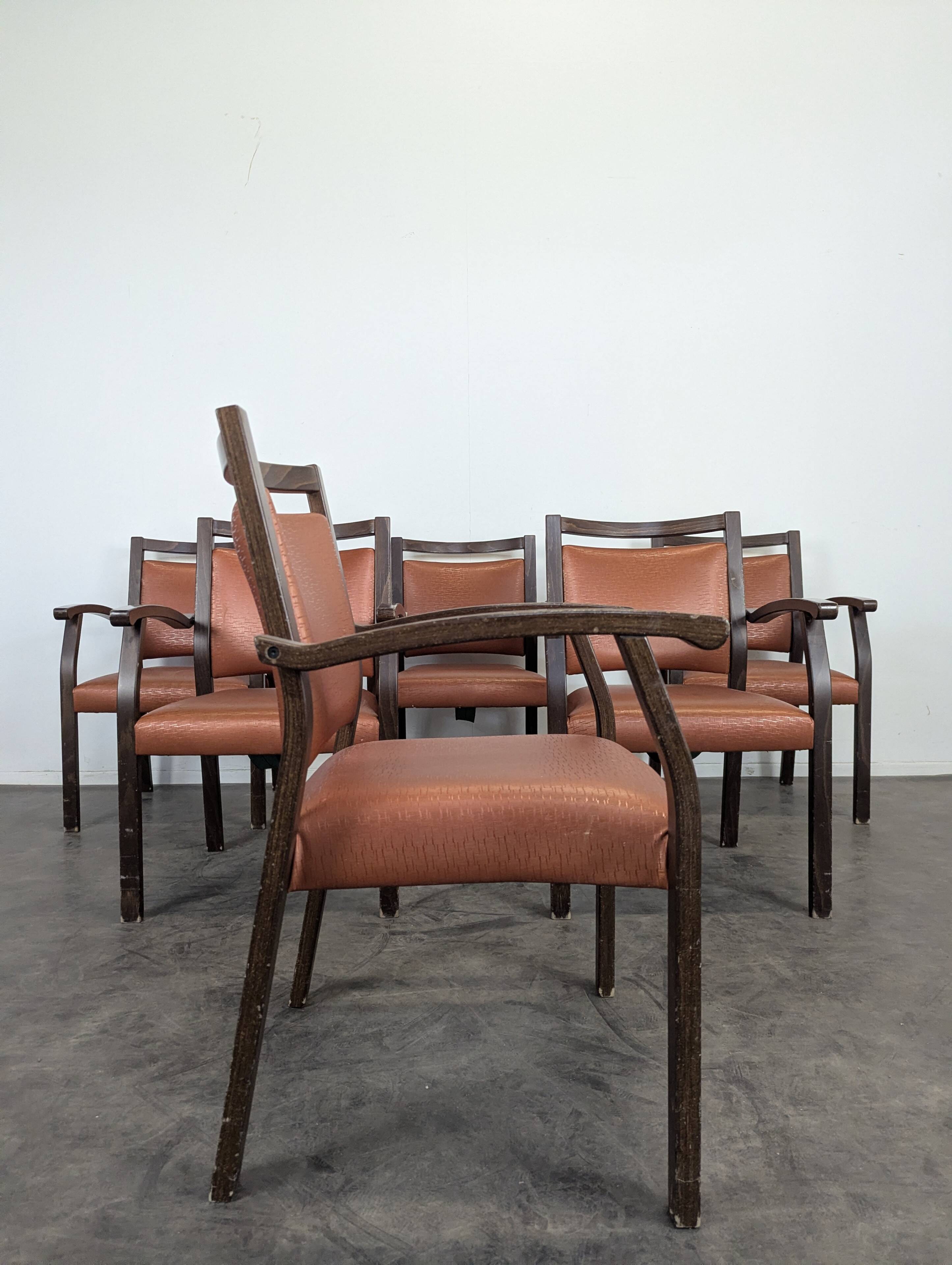 Set of 6 vintage chairs in copper colour.