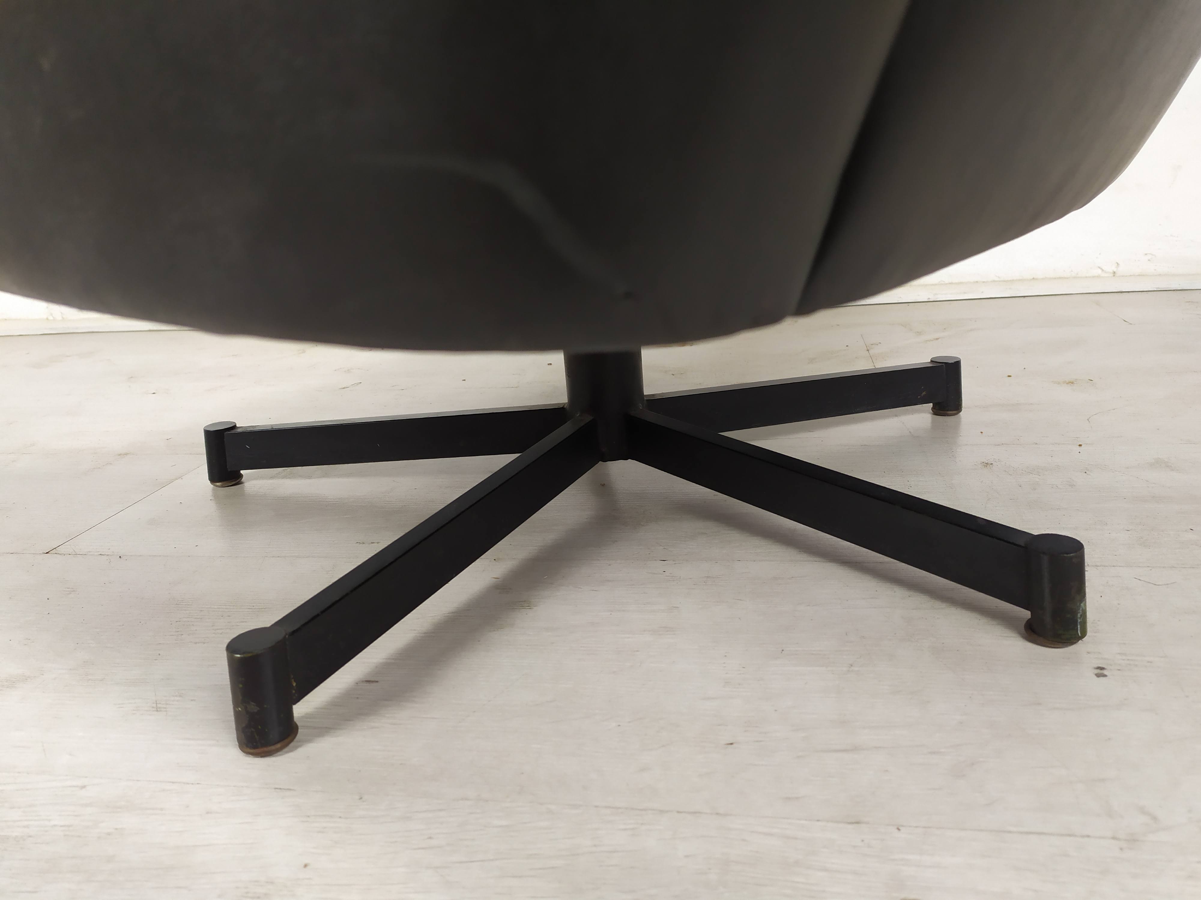 Vintage swivel armchair