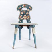 Chaise avec peinture florale vers 1900