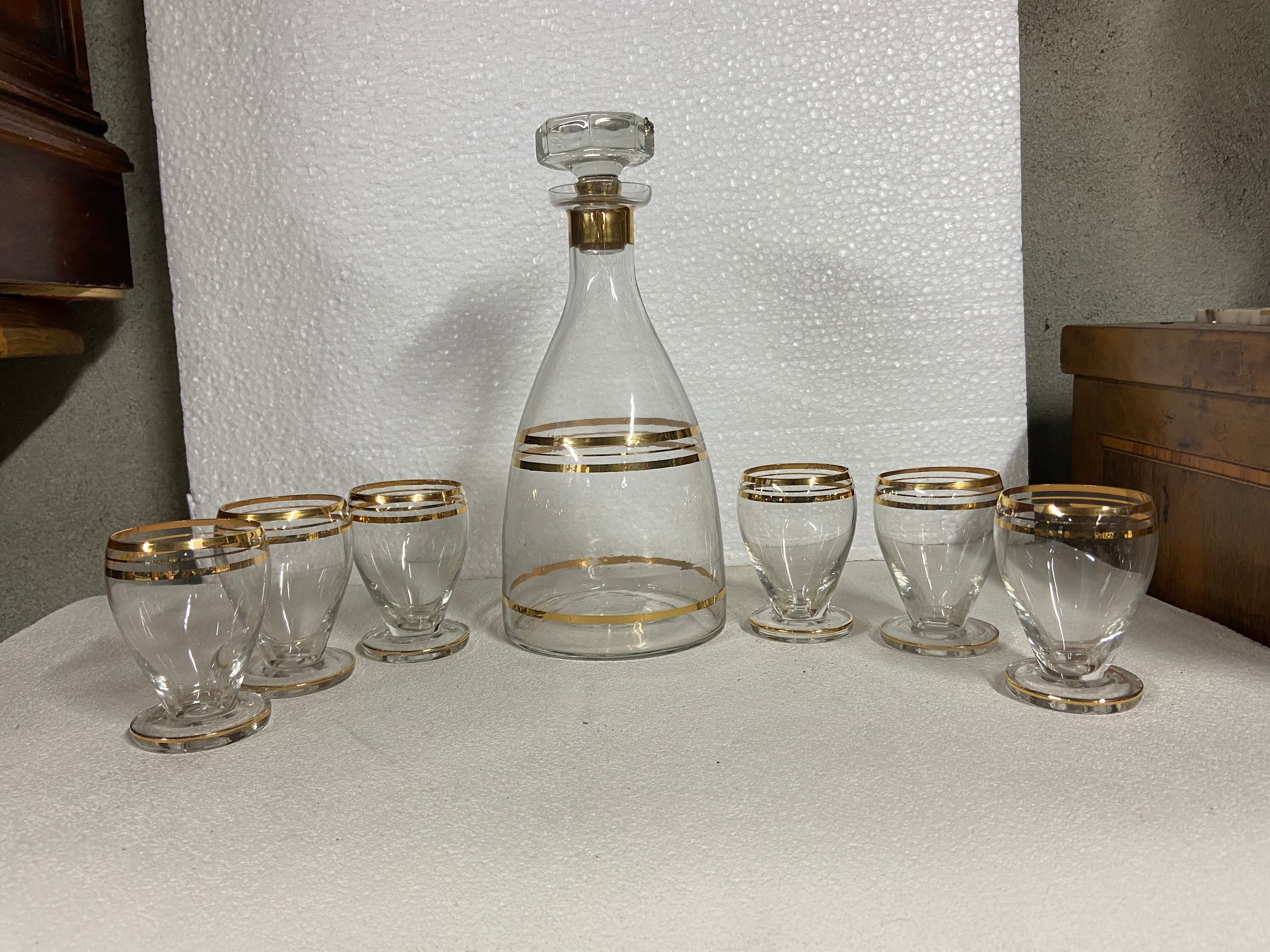Decanter and digestive glasses