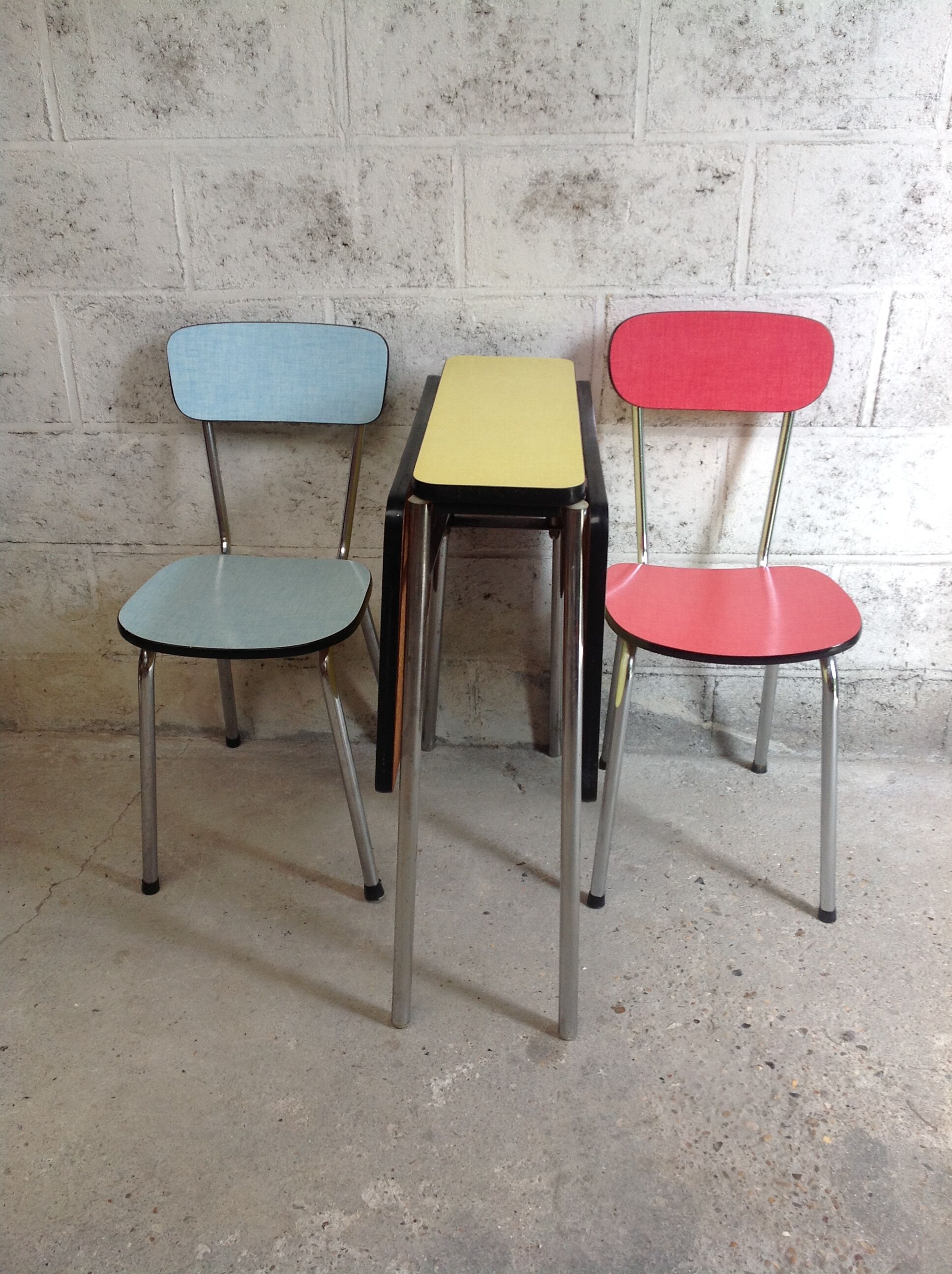 Formica folding table and 2 chairs