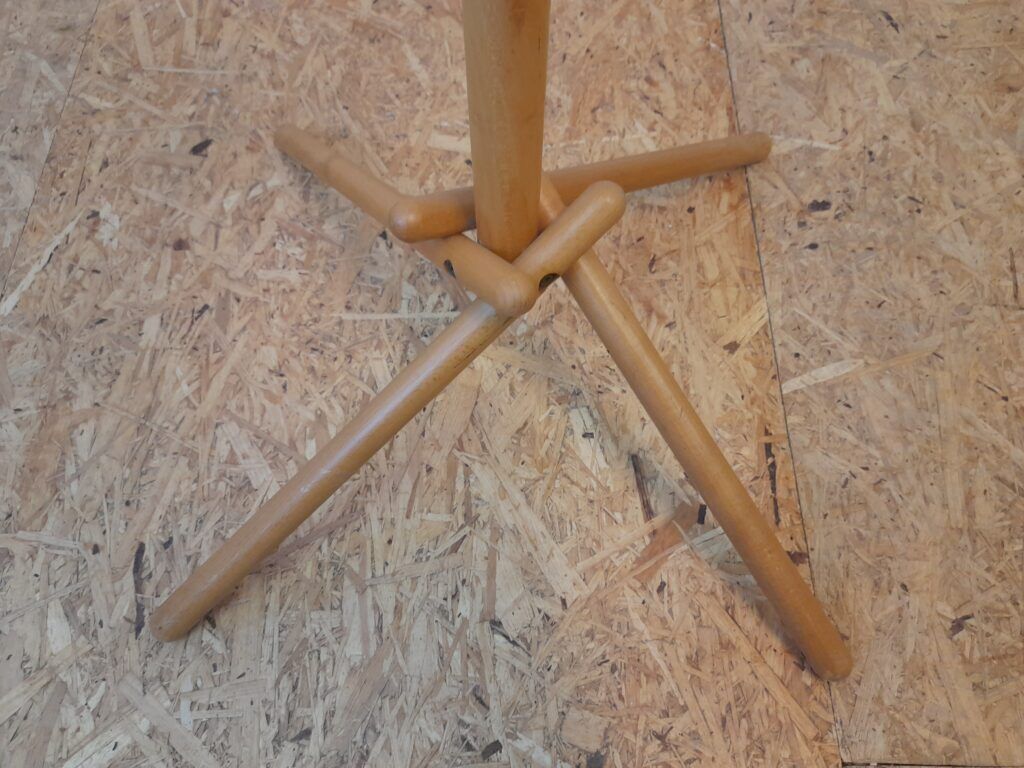 "Tenorio" Coat Rack Broomstick