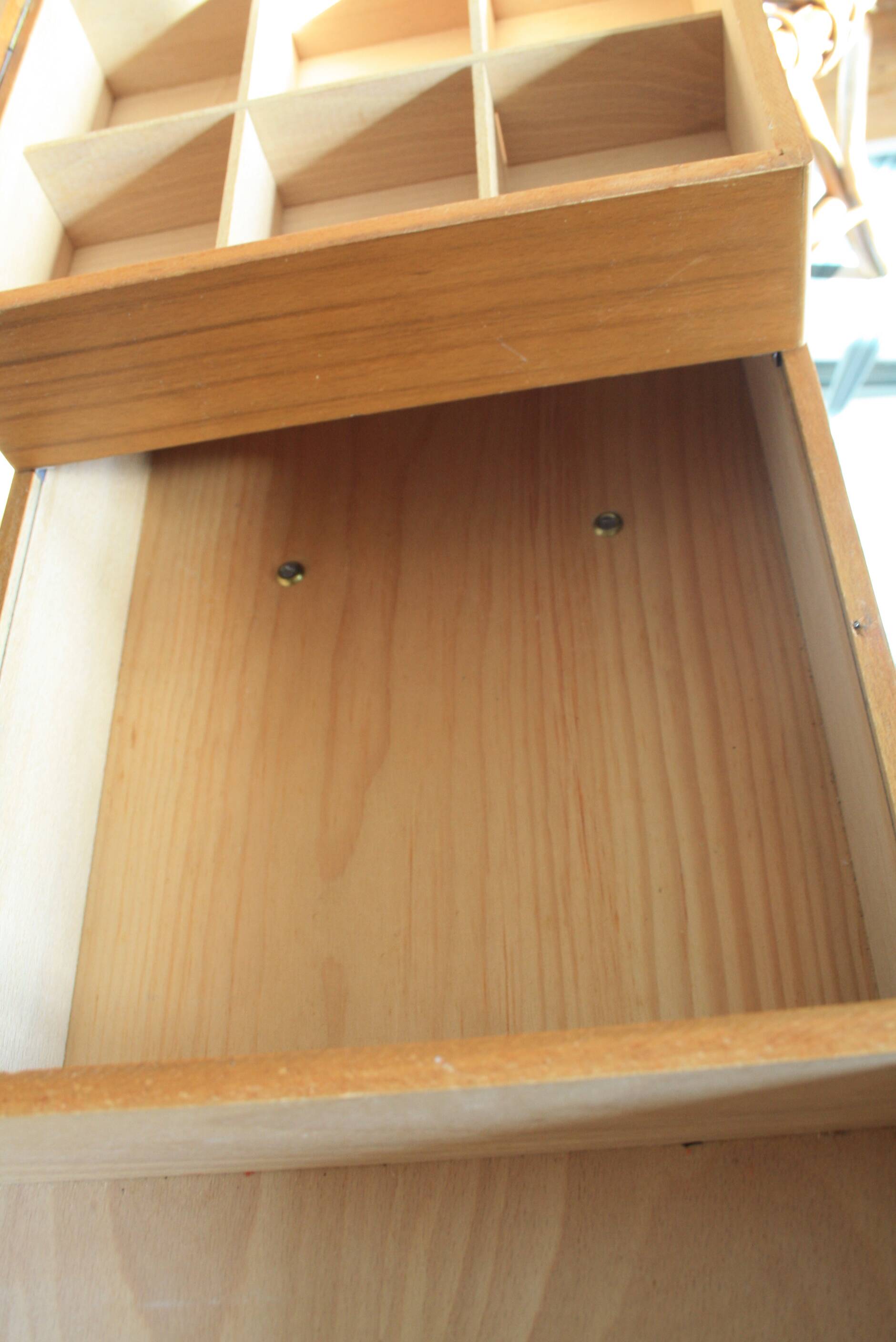 Wooden sewing worker/furniture with compass feet