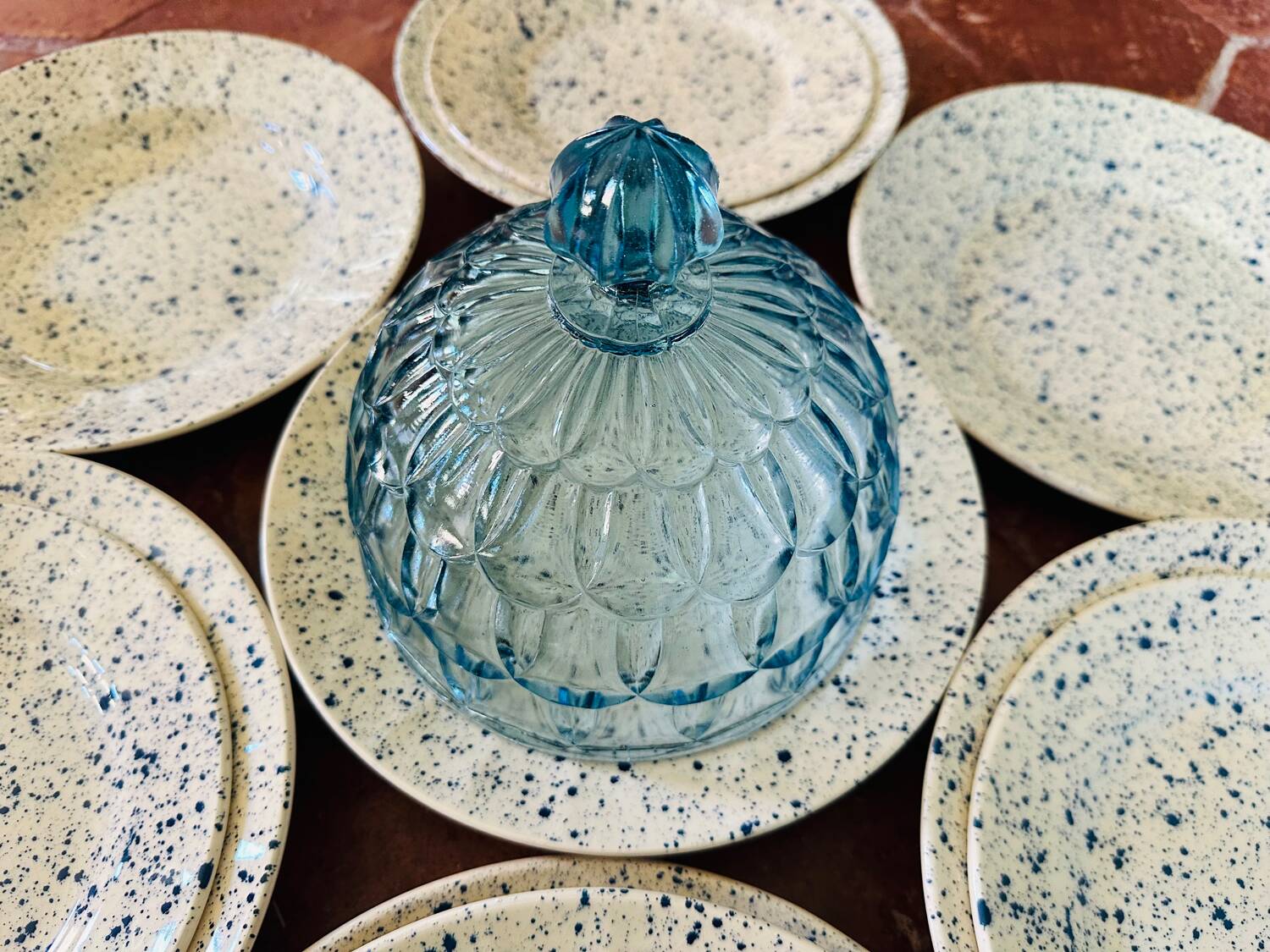 Sublime cloche de verre vintage bleu
