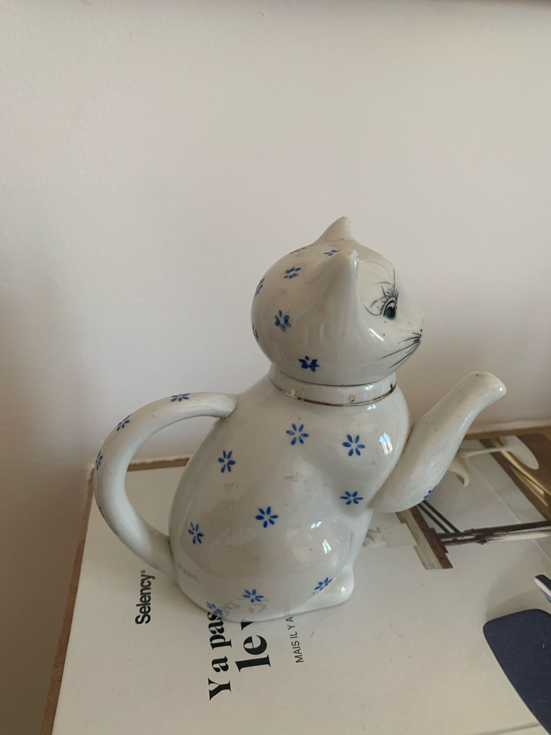 Milk jug or small tea vintage cat