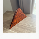 Thuja magnifying glass mail holder
