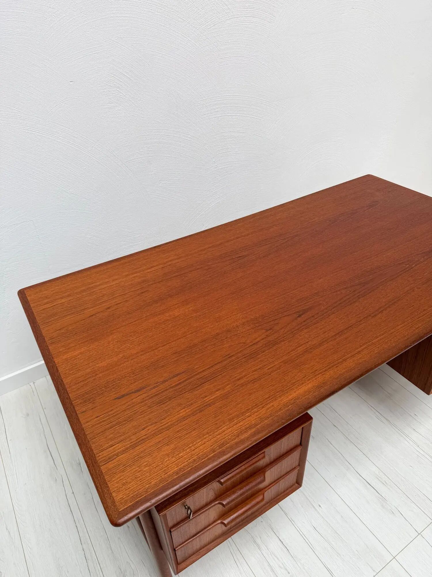 1960s vintage Danish design teak desk model 75 by Gunni Omann for Omann Jun