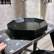 Assiettes noires arcoroc vintage