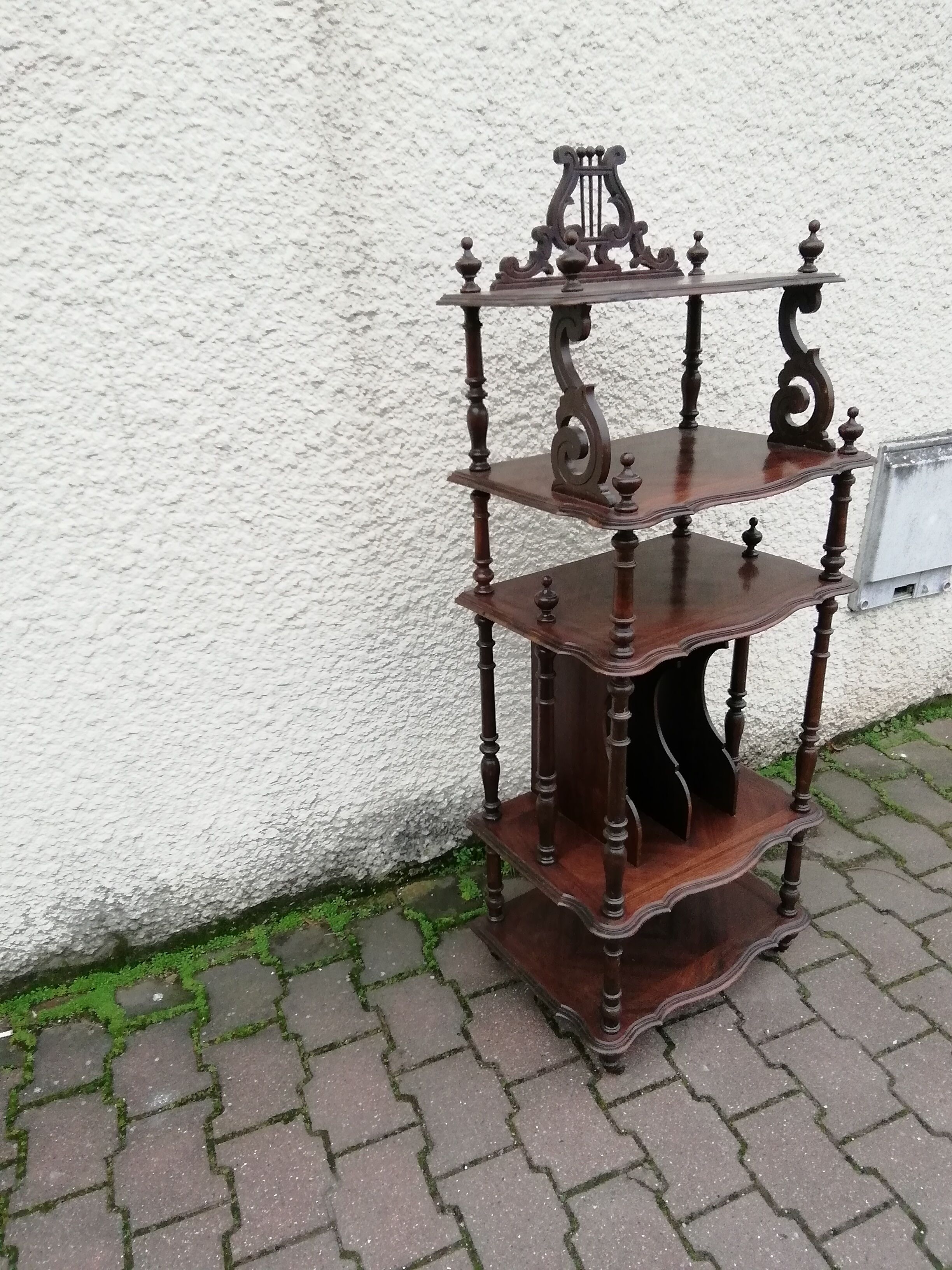 Furniture locker to music