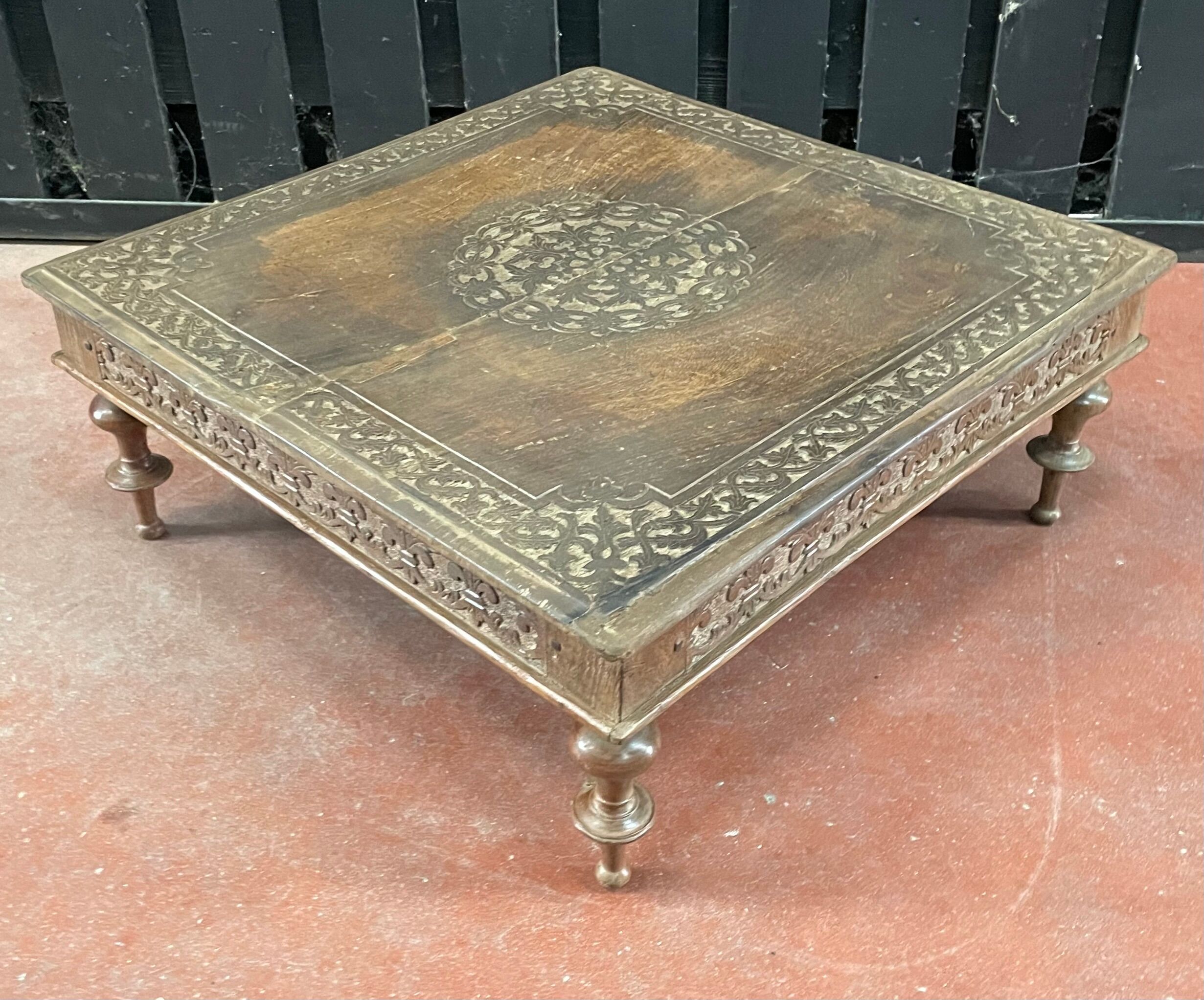 Ancient india square coffee table in solid teak wood decorated with a rosette