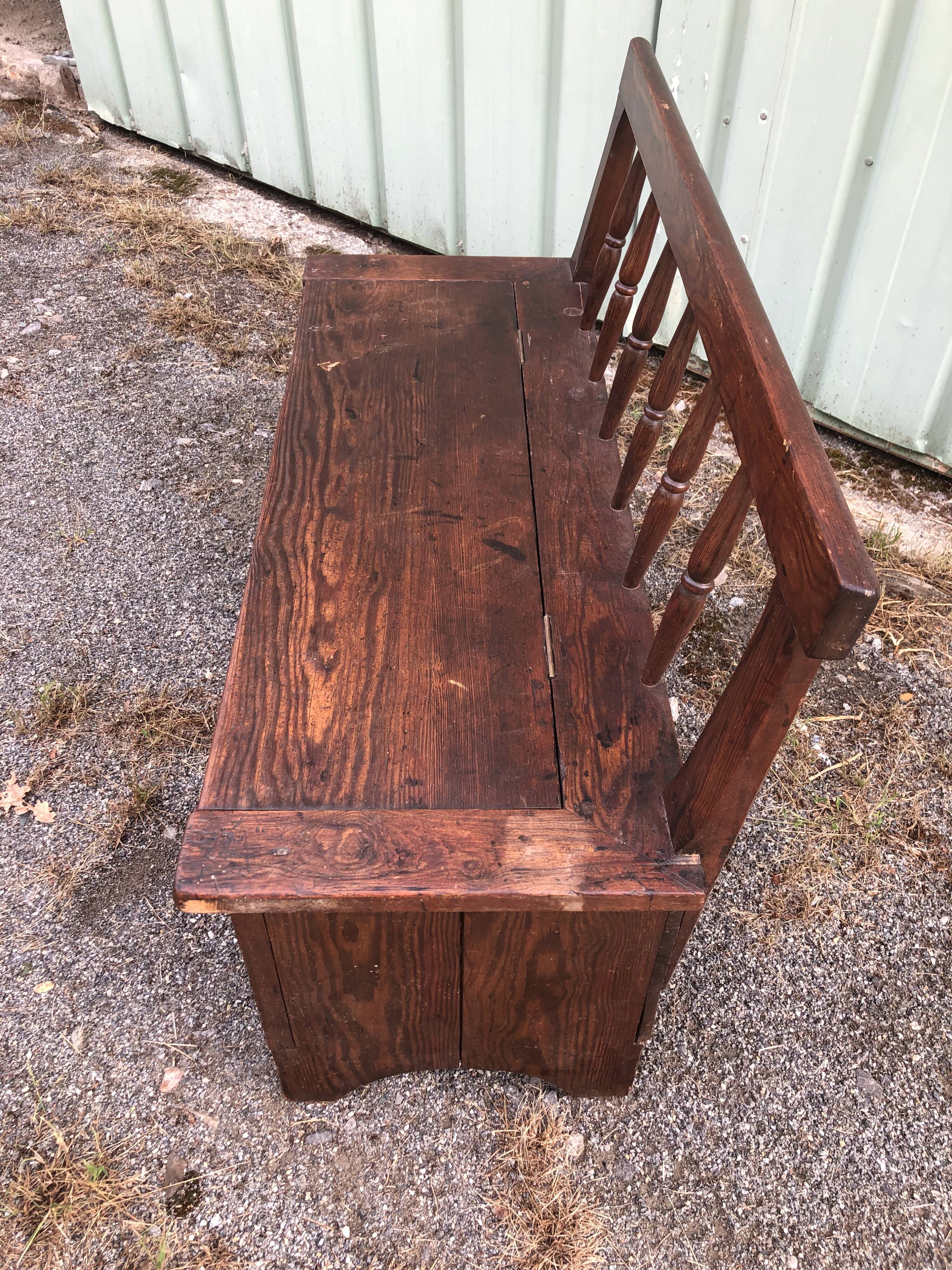 Rustic chest bench in old patina fir.