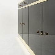 Enfilade laquée noire et laiton signée J.C. Mahey années 70
