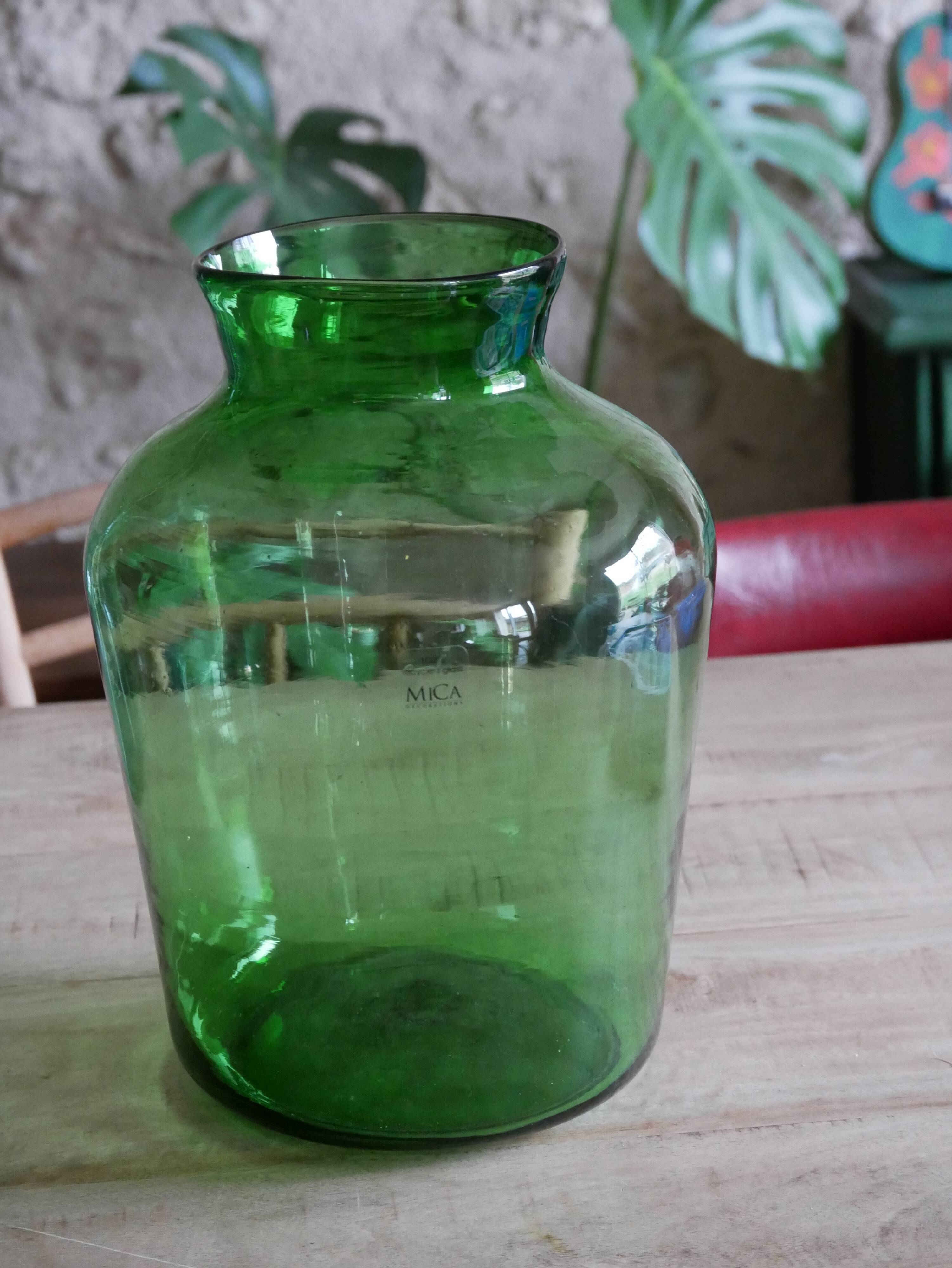 Vase type demijohn