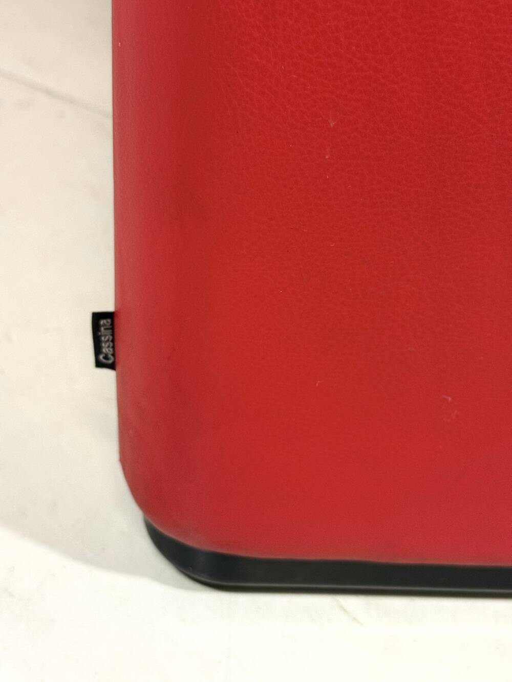 Vico Magistretti red leather Maralunga sofa Cassina