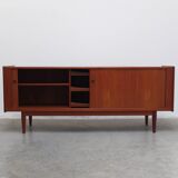 Buffet en teck danois avec portes tambour, années 1960.