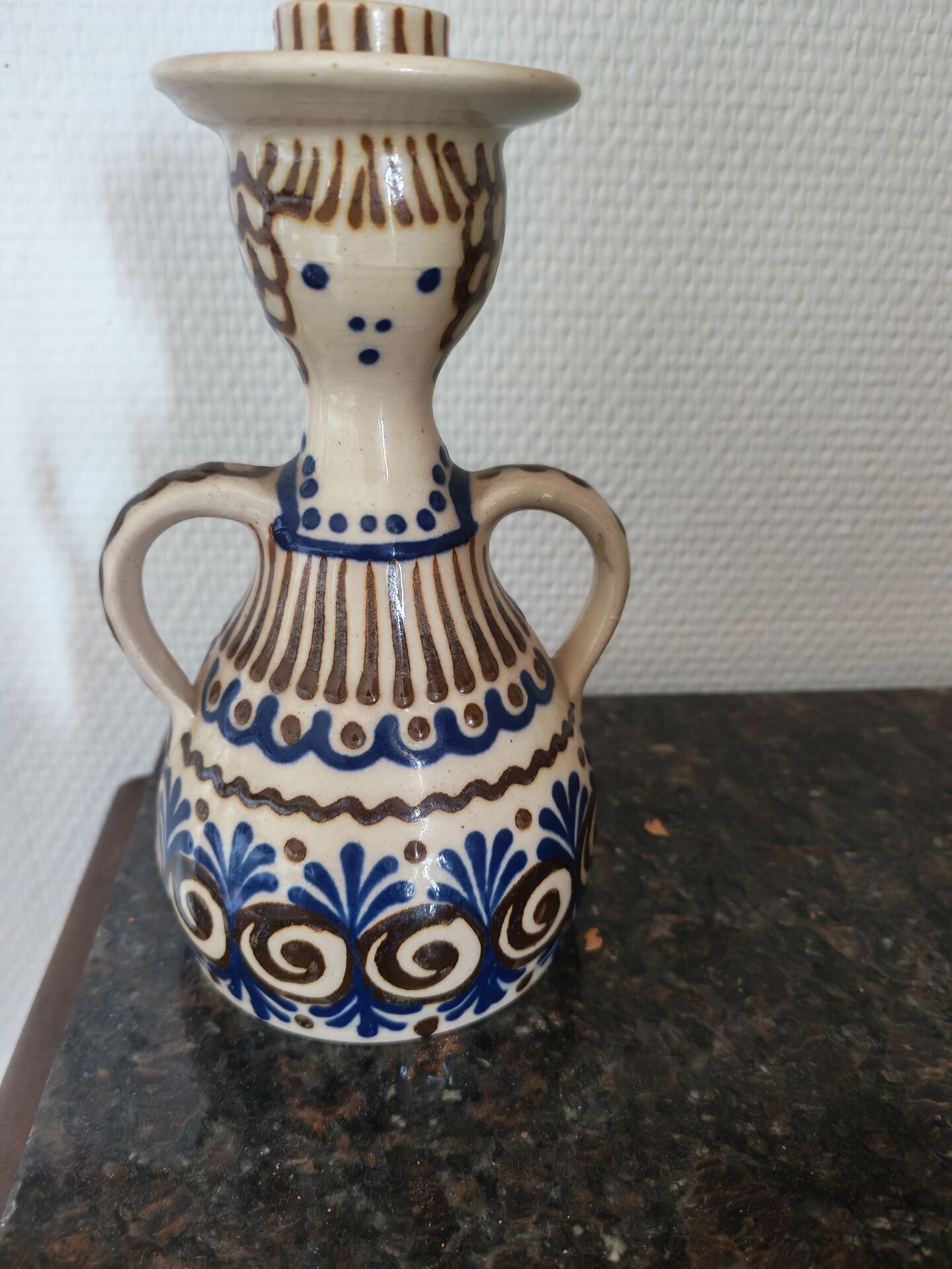 Anthropomorphic woman candle holder in ceramic