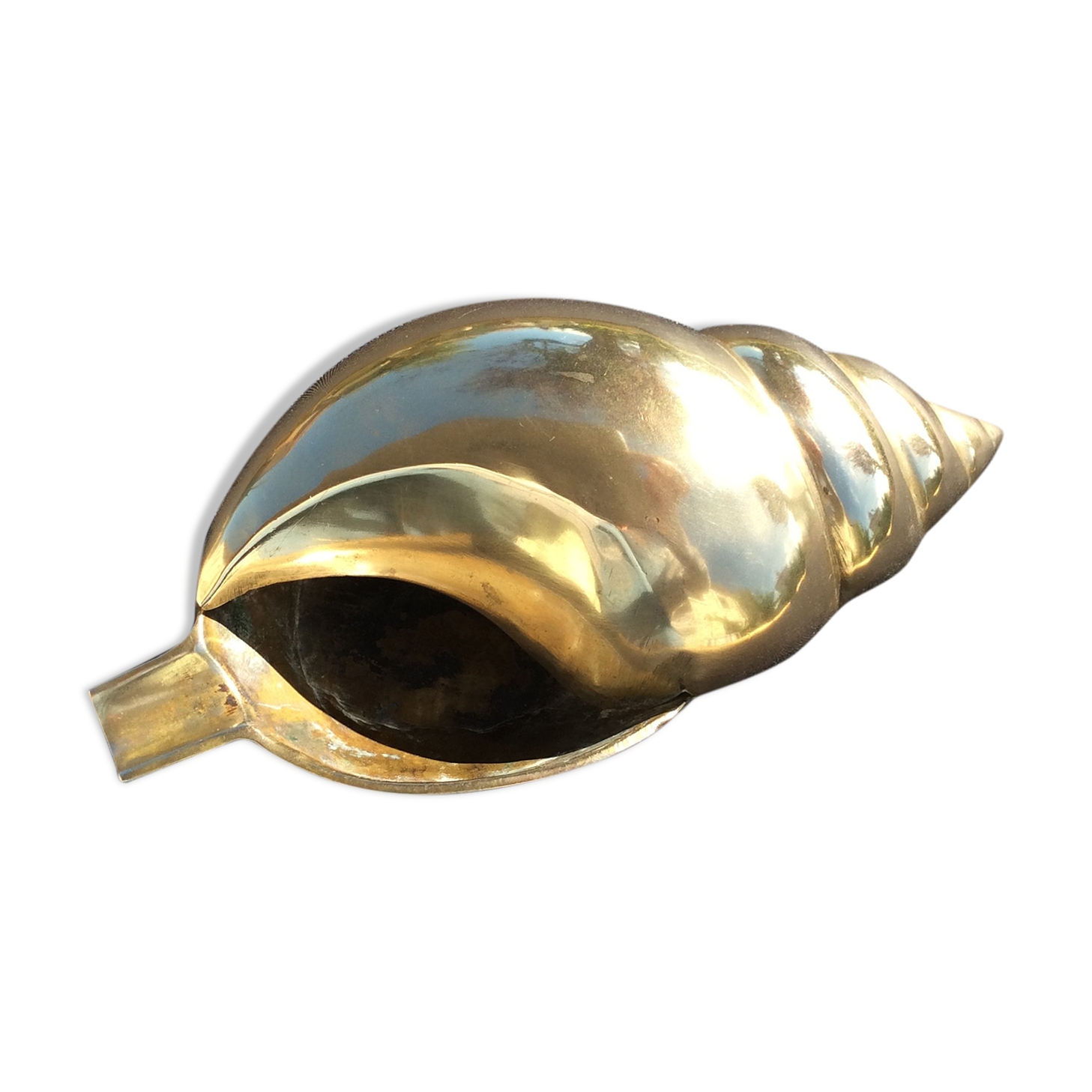 Shell brass ashtray