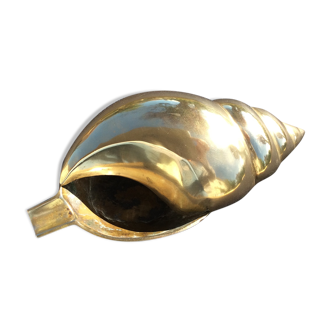 Shell brass ashtray