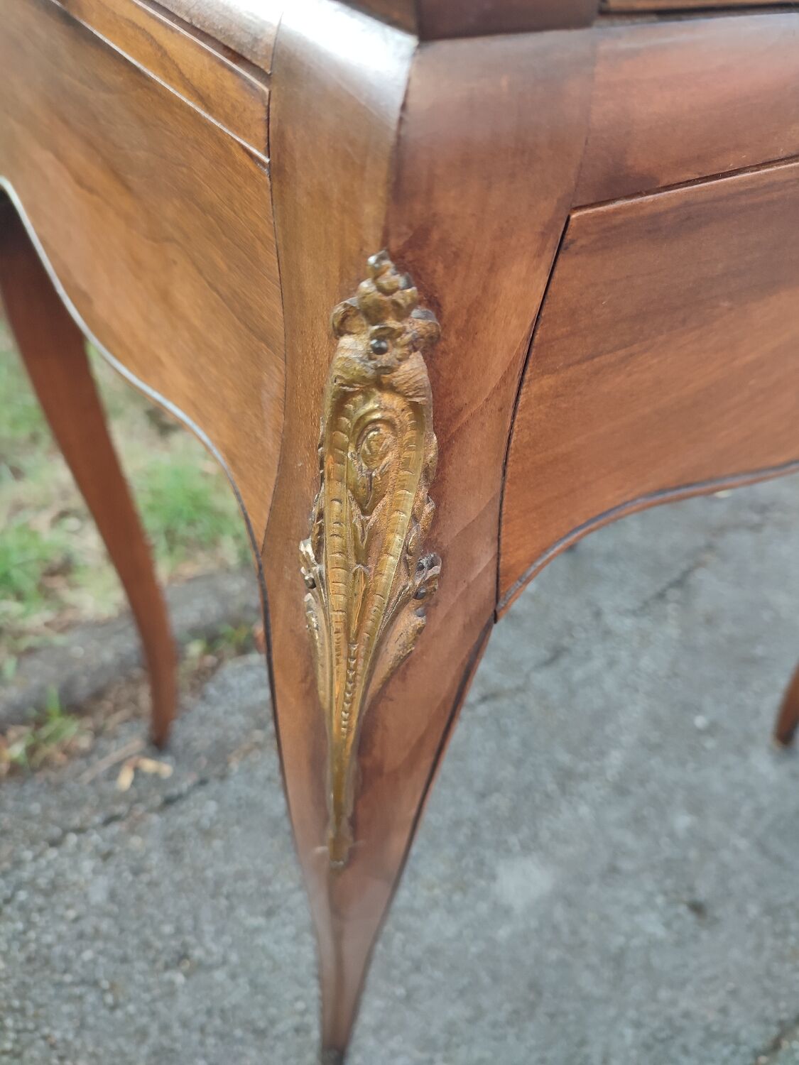 Slope office, speed bump secretary