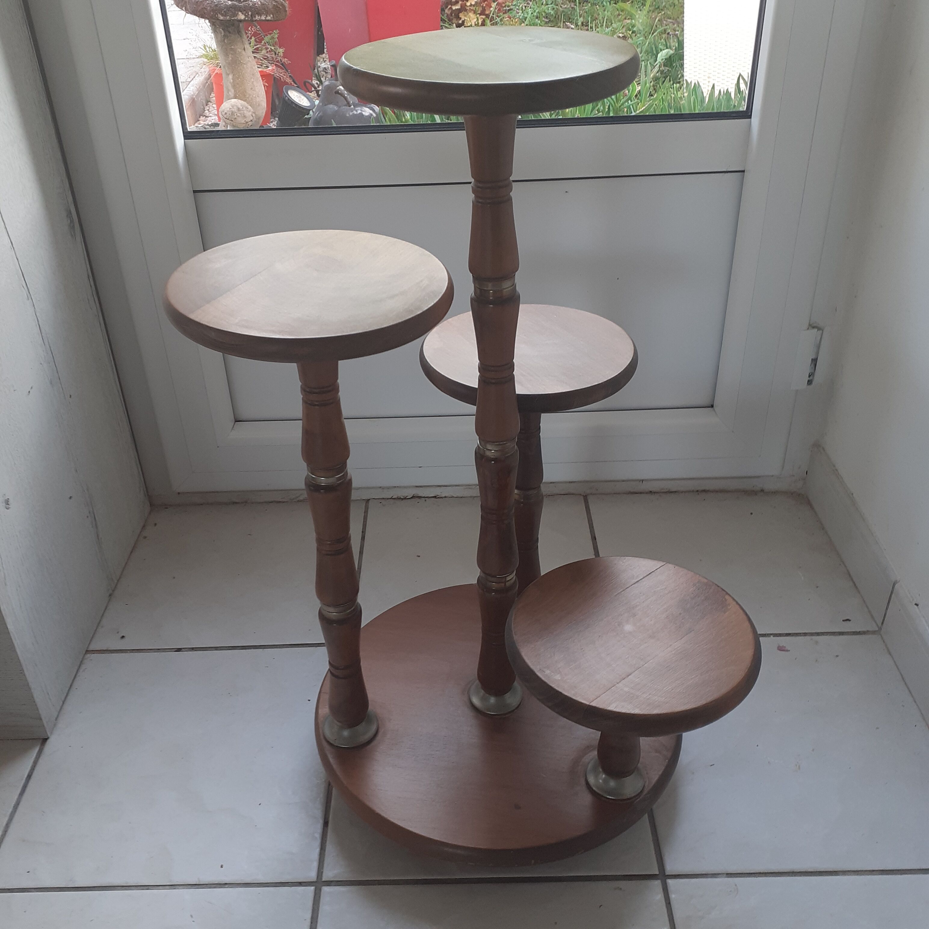 Solid wood plant holder