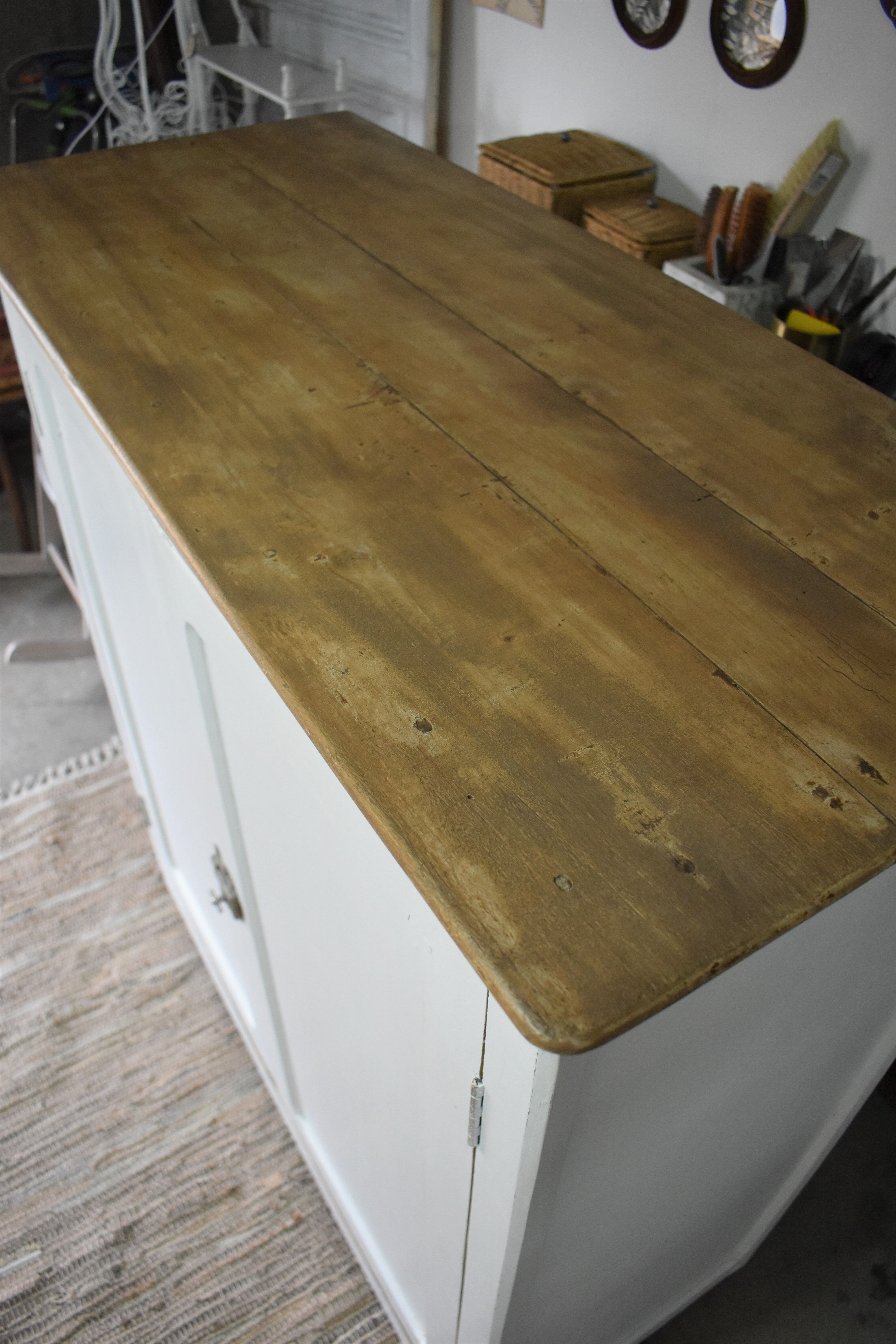 High Parisian buffet - white and wood