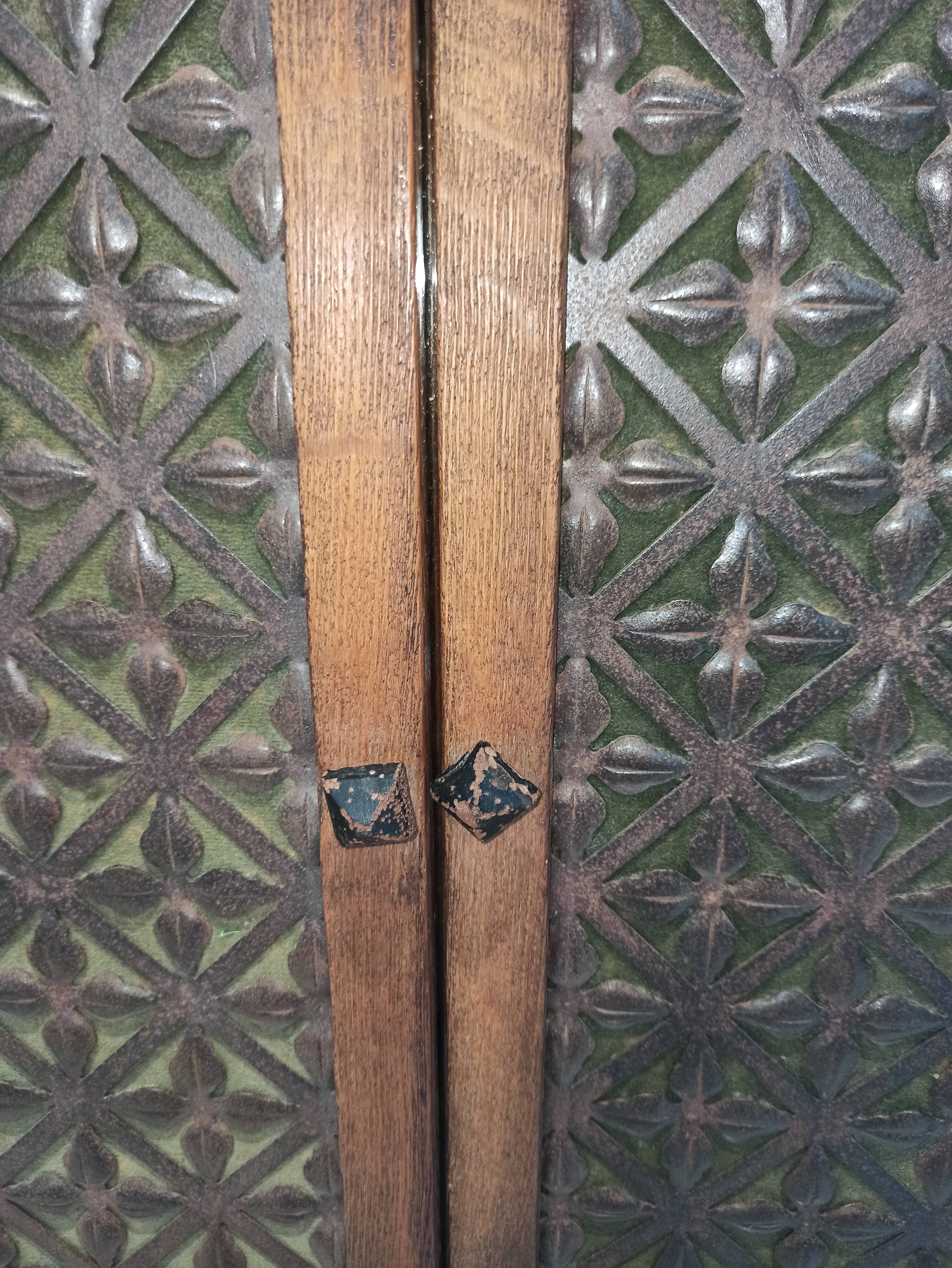 Trypic mirror, with tablet. Velvet and openwork metal braces