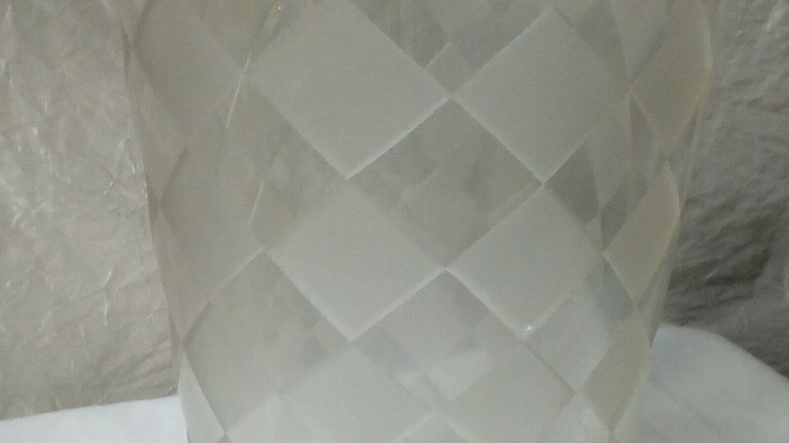 Diamond checkered crystal vase in depoli art deco glass
