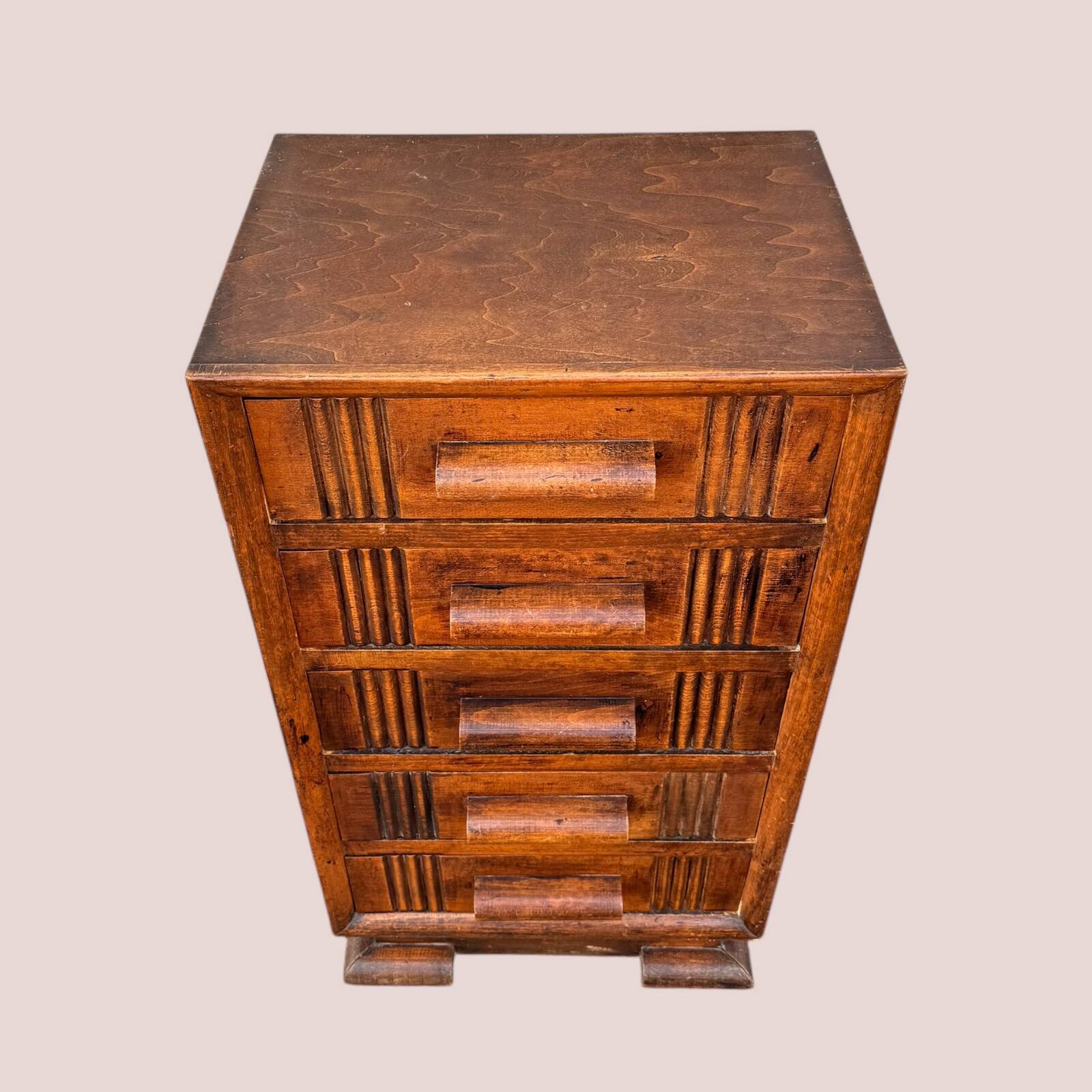 Antique chest of drawers with 5 drawers