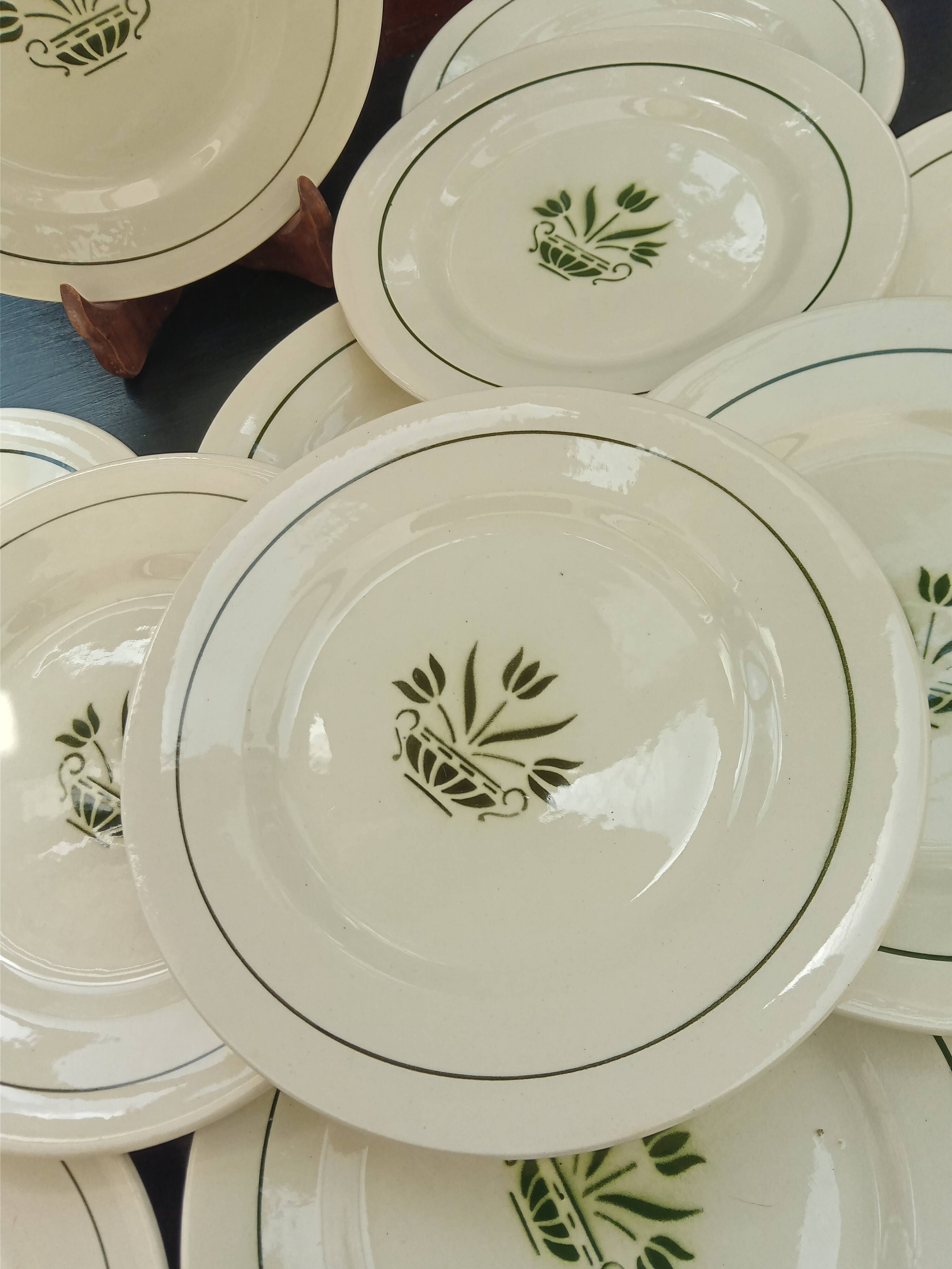 12 Terre de Fer Marmoz dessert plates