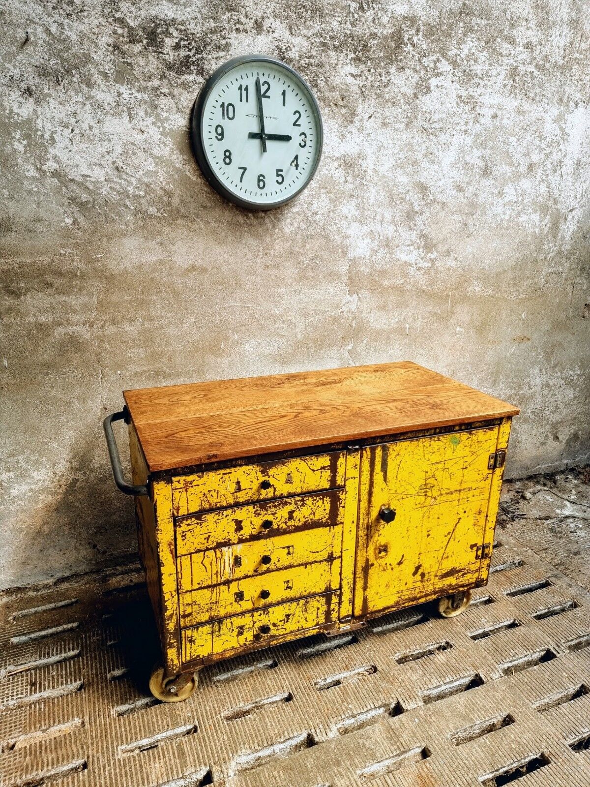 Industrial workbench trolley yellow chest of drawers