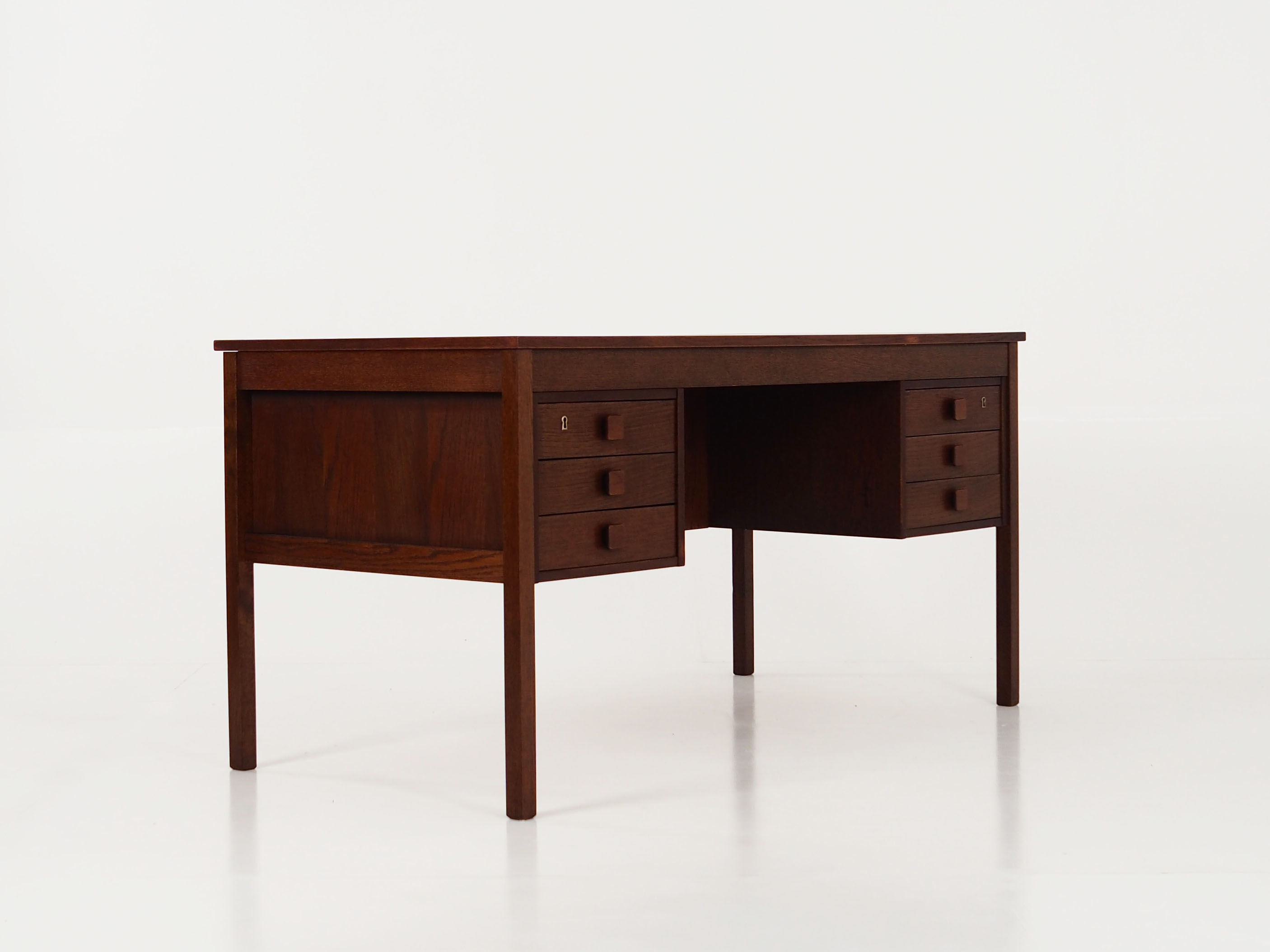 Oak wood desk by Domino Møbler Scandinavian design of the 1970s