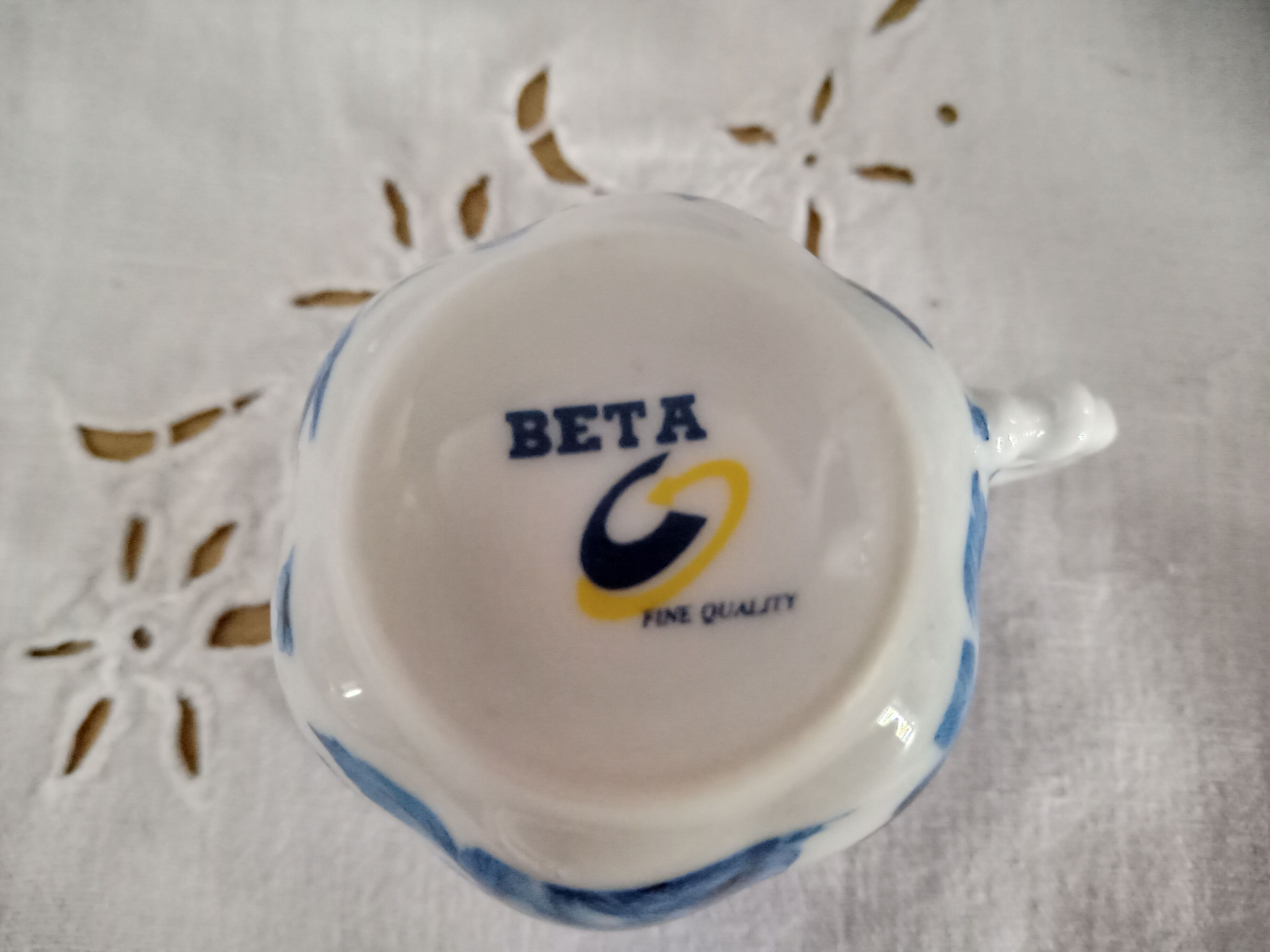 Set of 6 coffee cups and 6 sub-cups in white earthenware blue floral décor