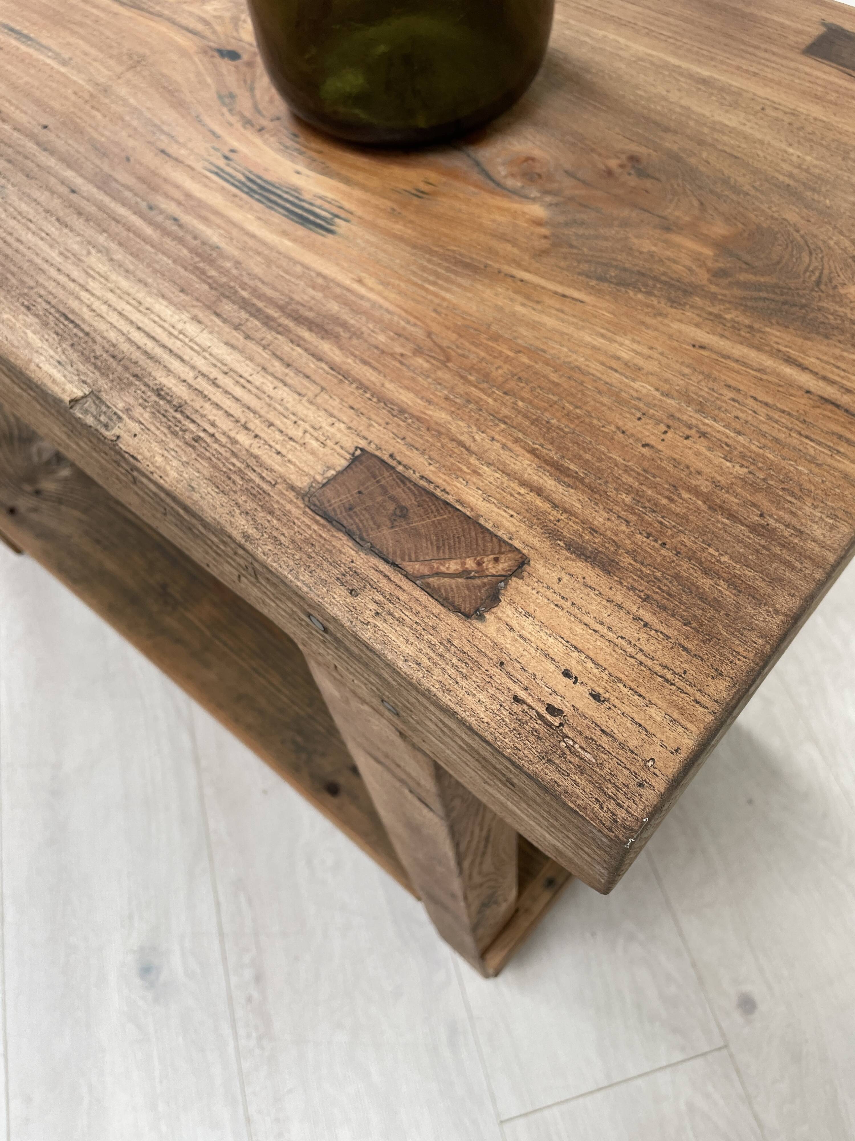 Establishment / console in raw wood