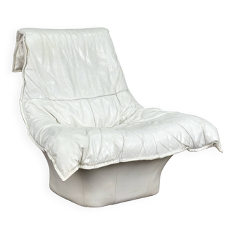 White leather lounge chairs by Gerard van de Berg by Montis