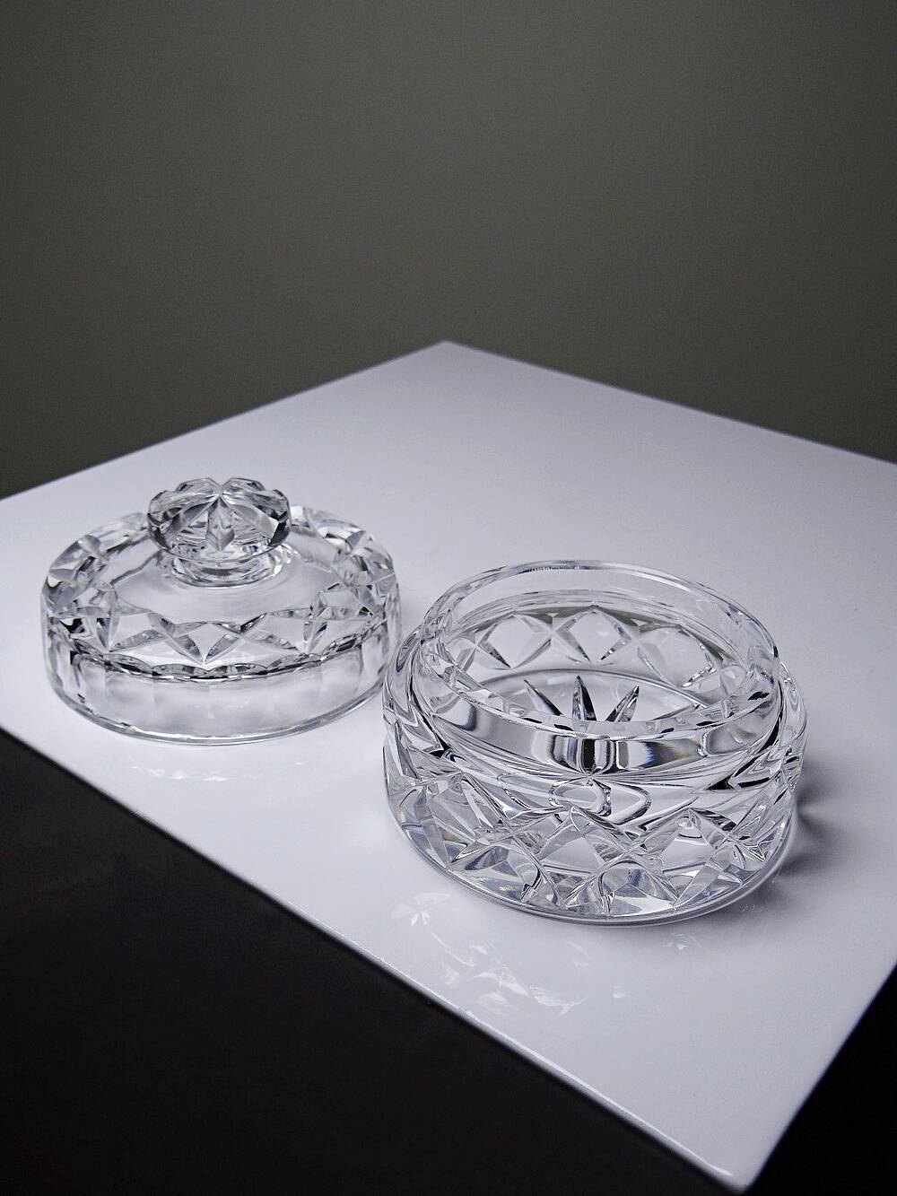 Petite boîte à bijoux cristal taillé, Tchécoslovaquie, vintage 1980-2000