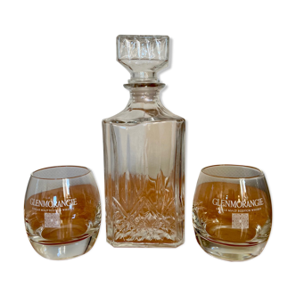 Vintage whisky decanter and its two glasses