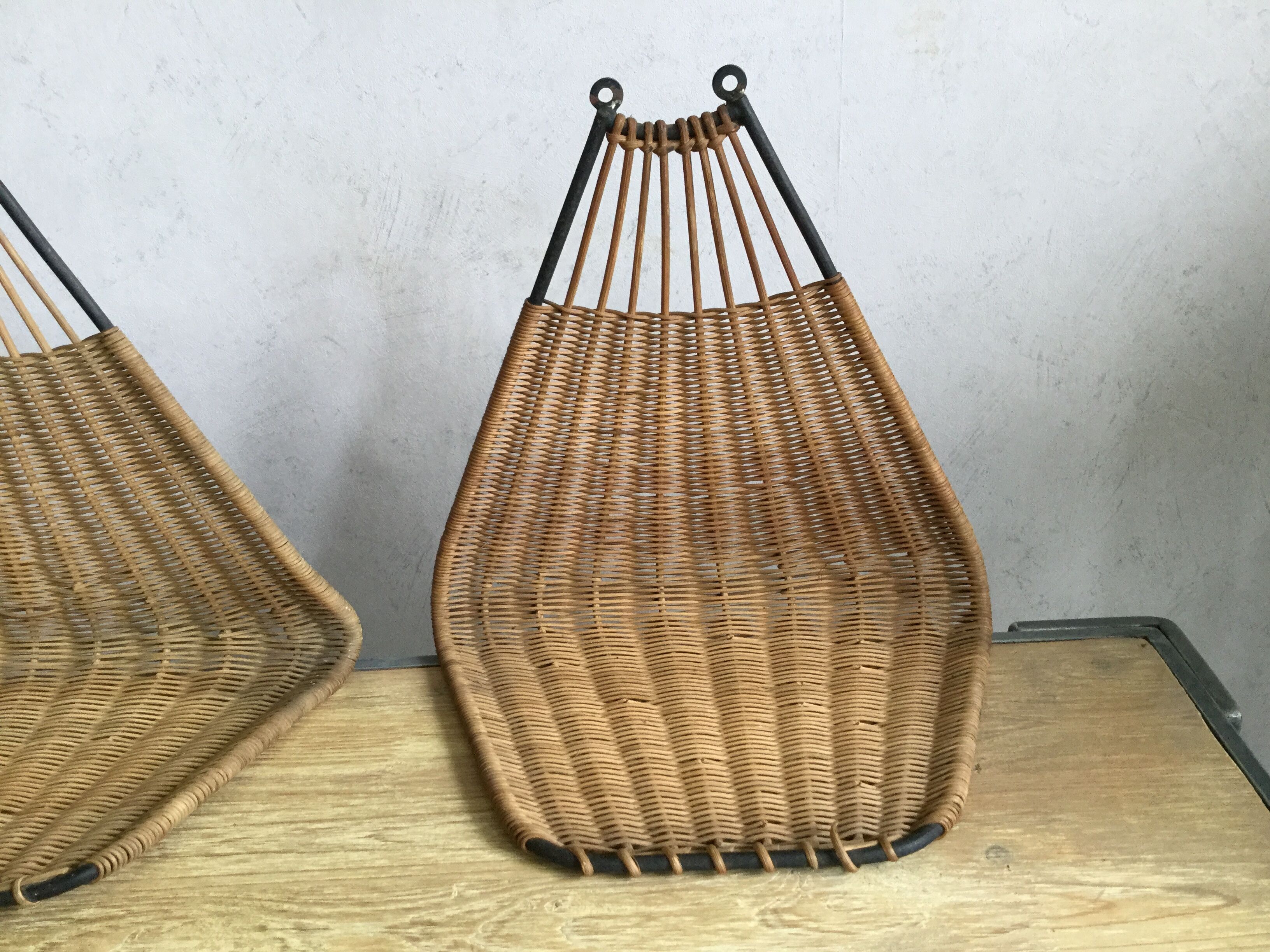 Wall shelves 50s metal and rattan