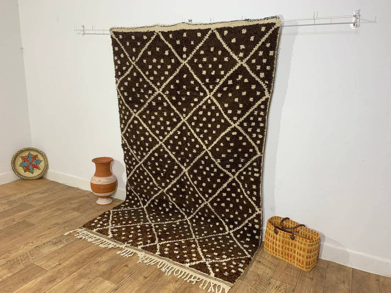 Traditional Berber rug dyed with walnut 240 x 150 cm