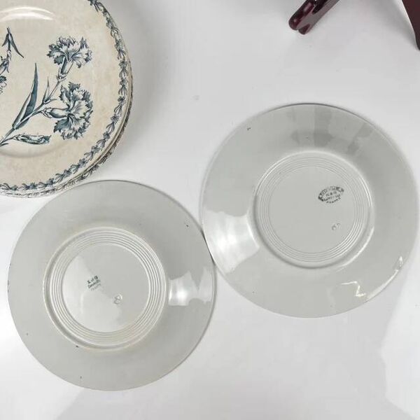 Lot de 6 assiettes à dessert modèle ''Oeillet'', KG Lunéville, terre de fer, XIXème siècle