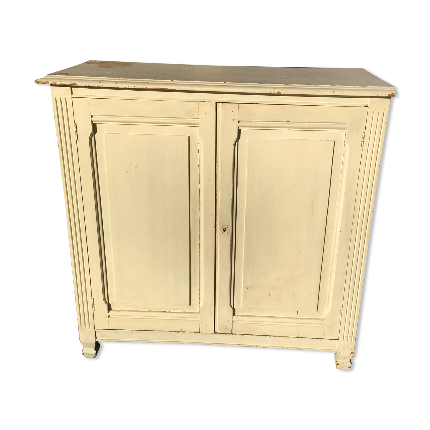 Parisian 2-door FIR buffet