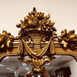Antique English golden barock mirror mirror with large ornament
