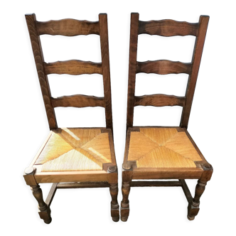 Set of 2 wooden chairs