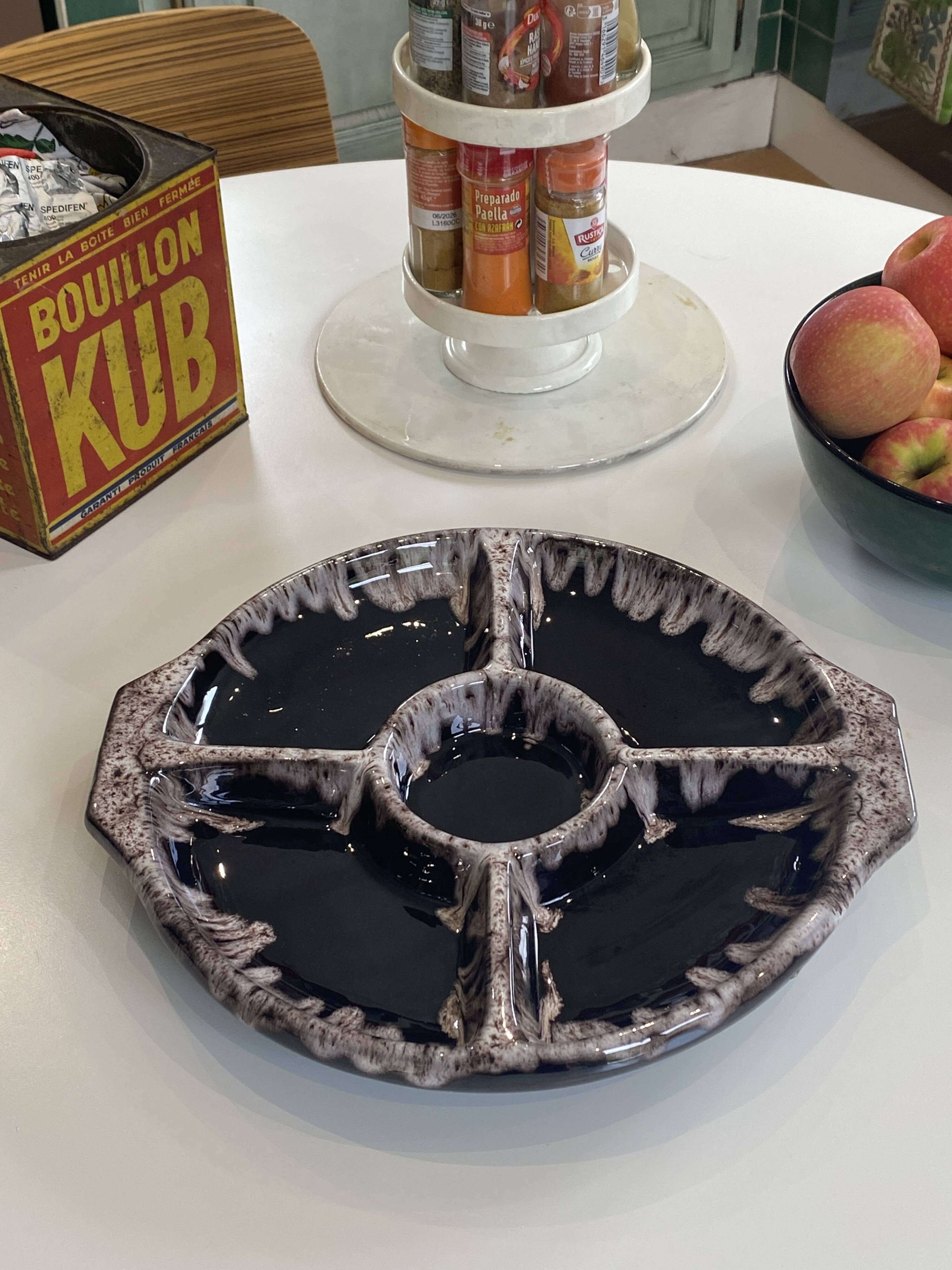 Large compartmented dish, ceramic, M. Giuge, Vallauris