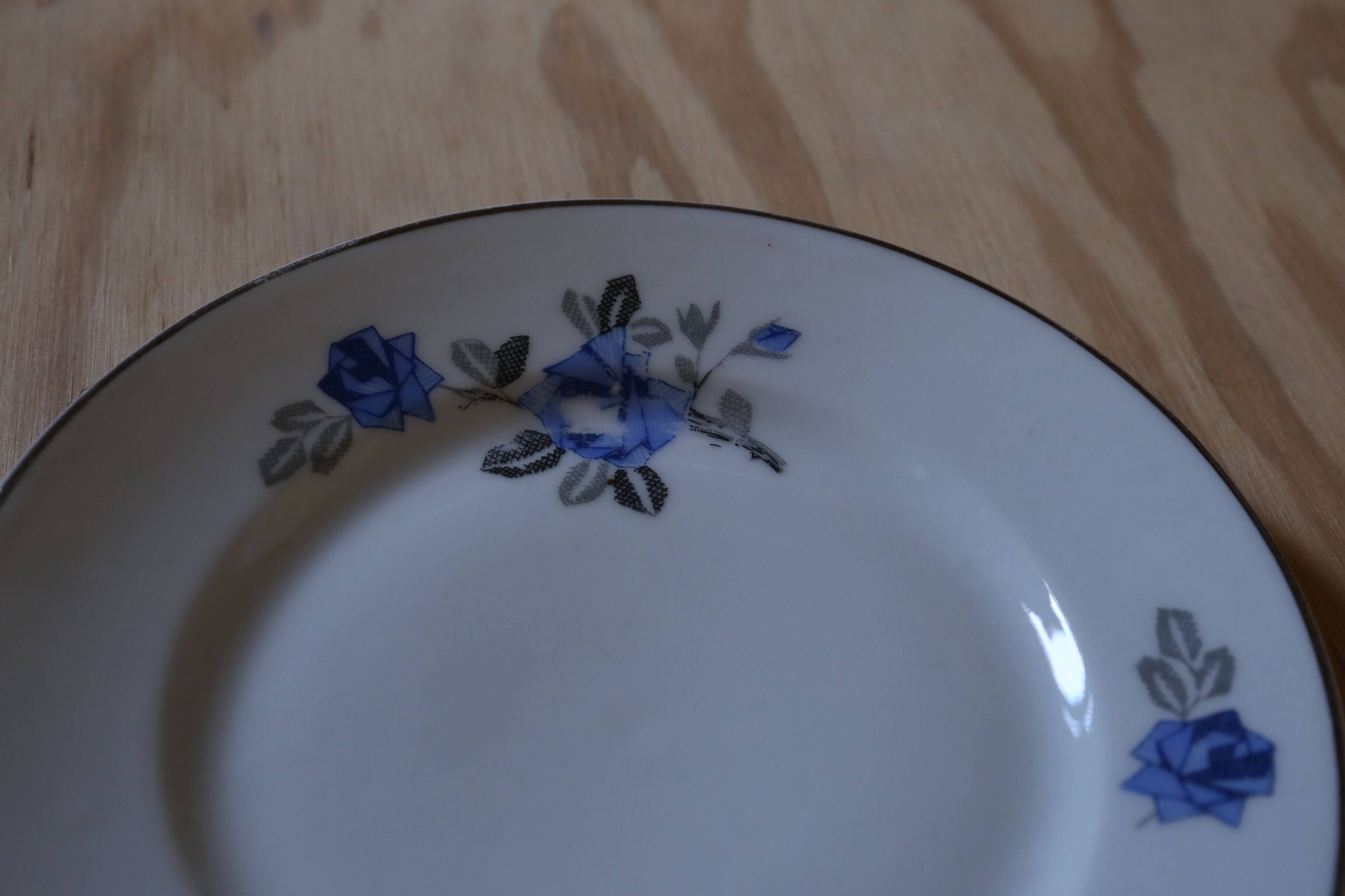 Porcelain dessert service