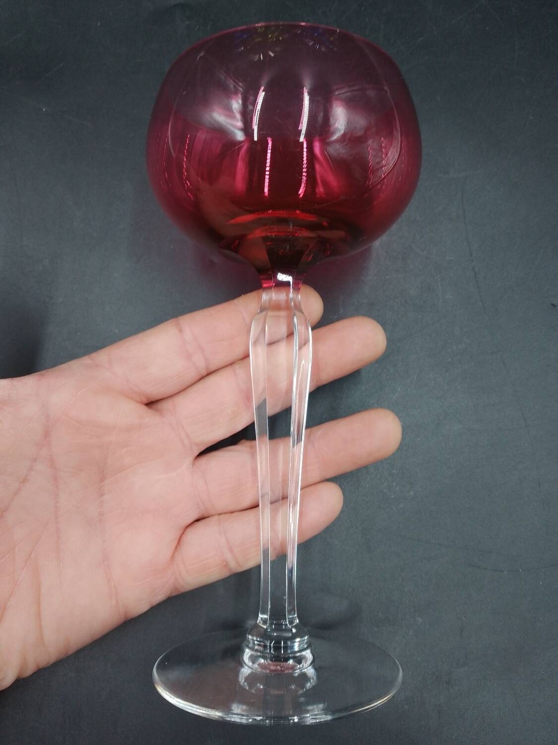 Set of 8 Roemer wine glasses in colored crystal Val Saint Lambert Mod "Saumur"