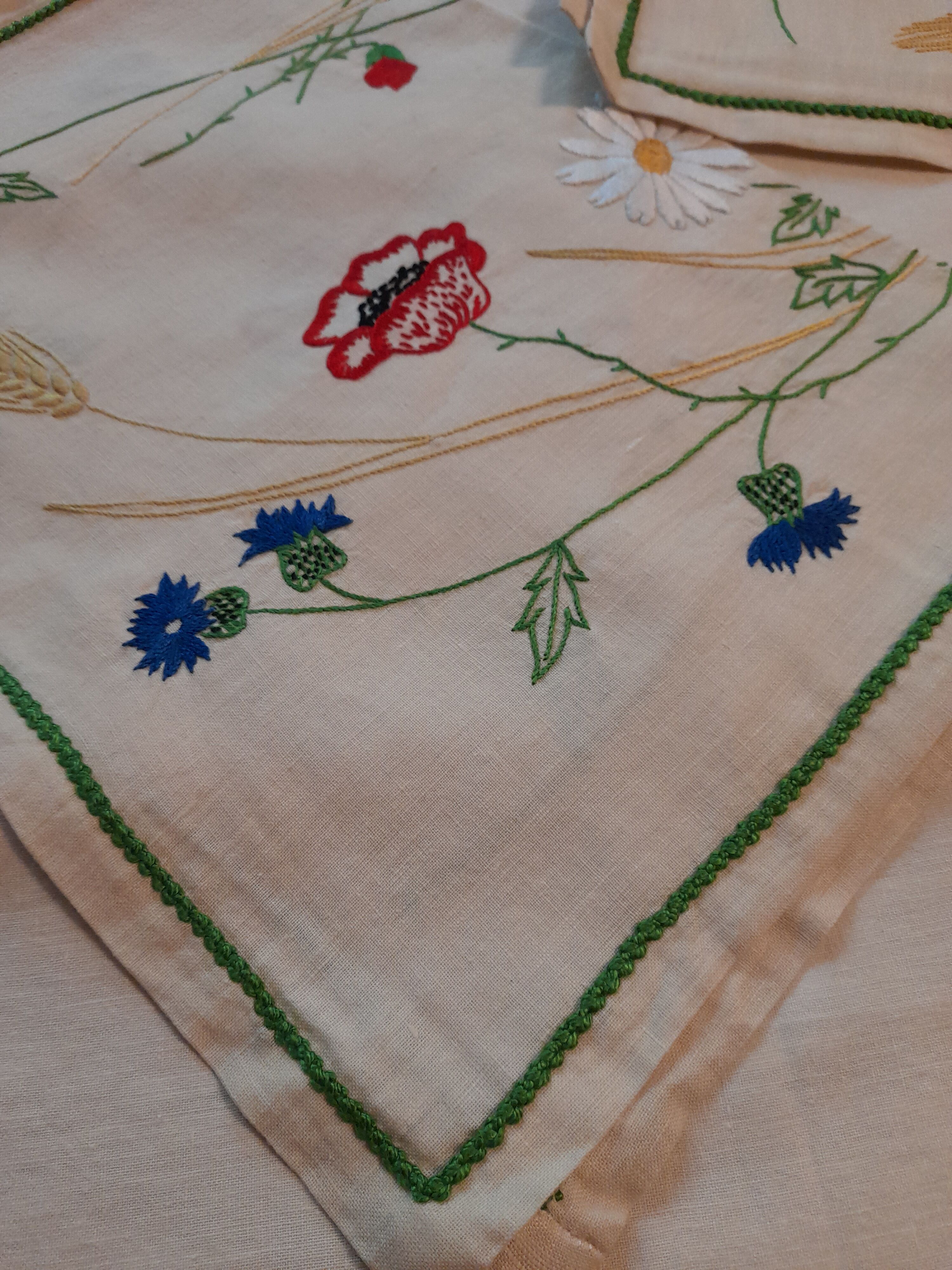 Tablecloth, towels and sets