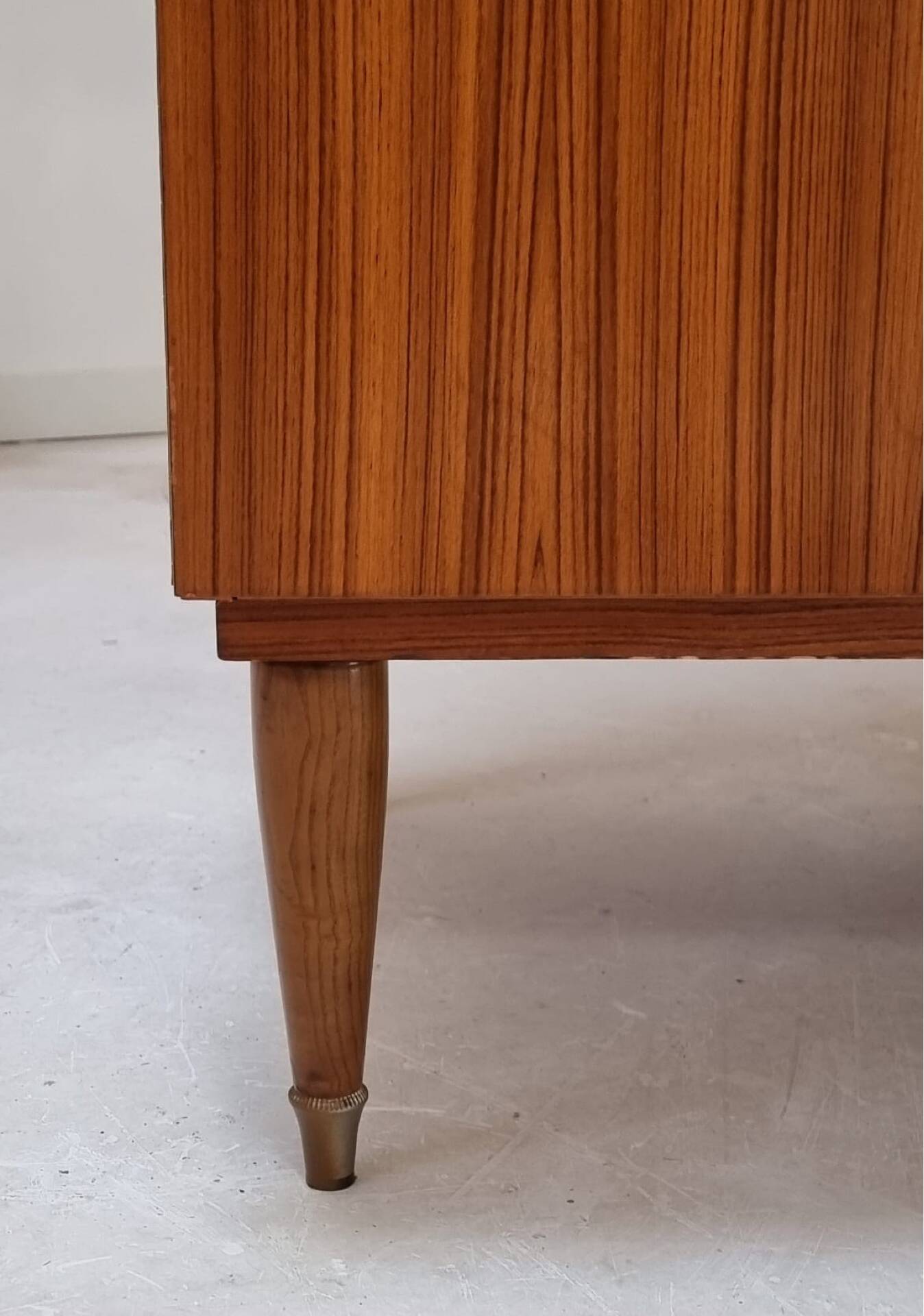 Armoire du milieu du siècle
