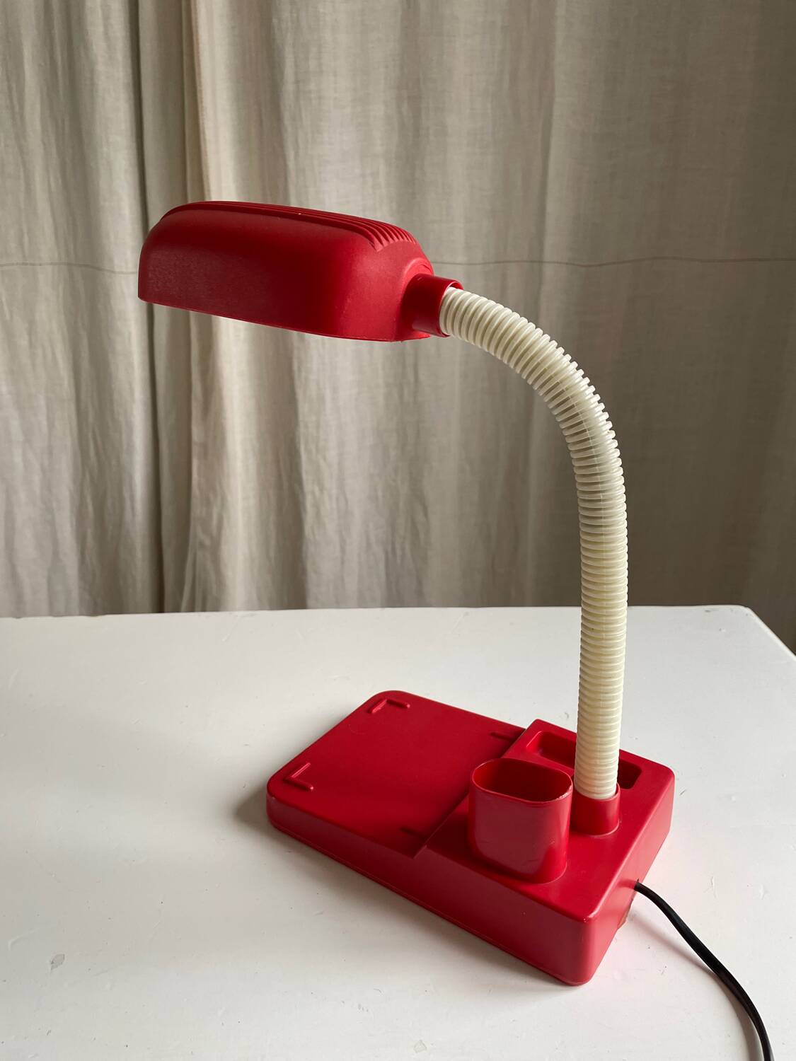 Vintage red articulated desk lamp Italy