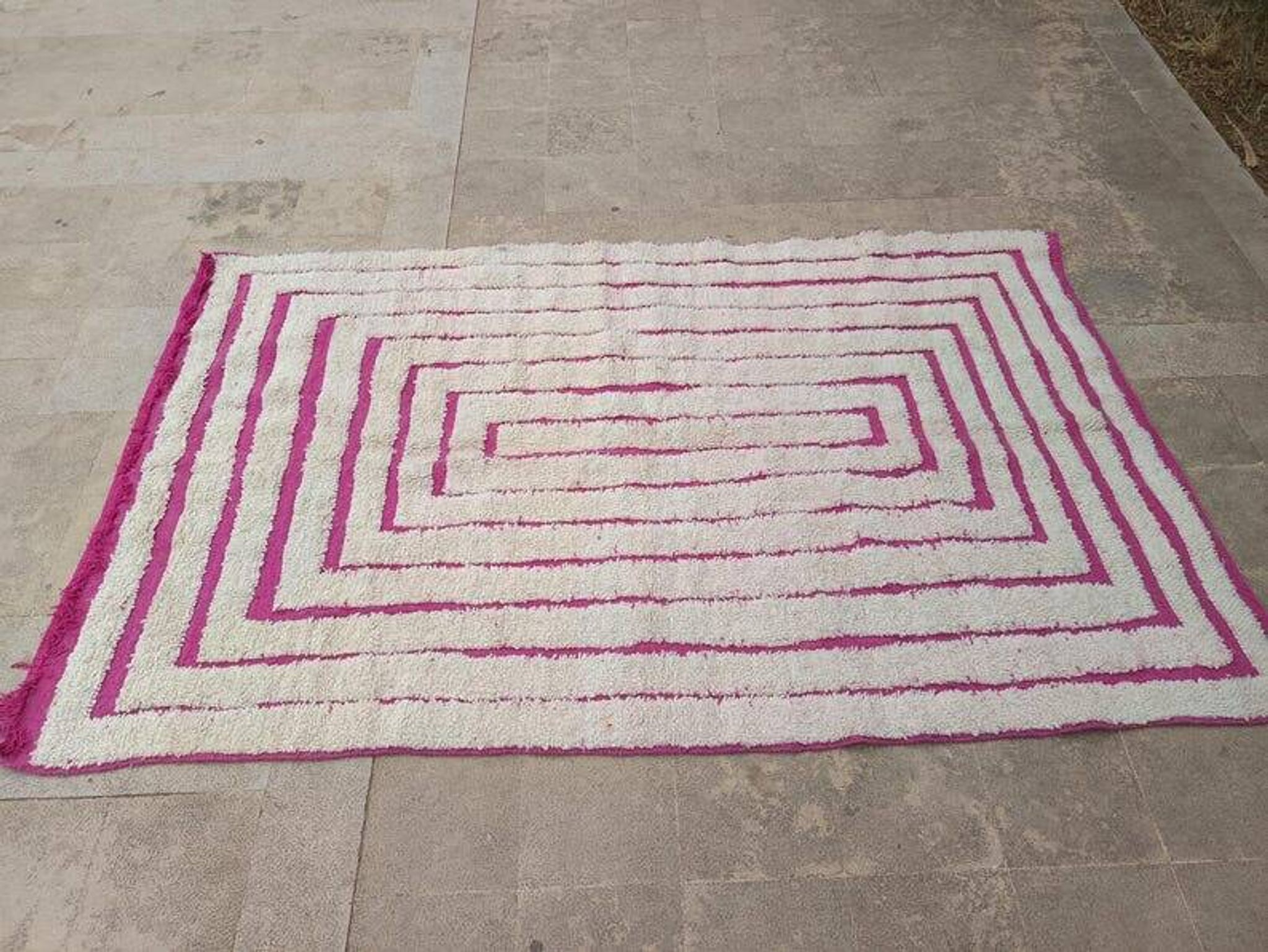 Tapis marocain tissé main artisanale taille 1,4/2,6 m
