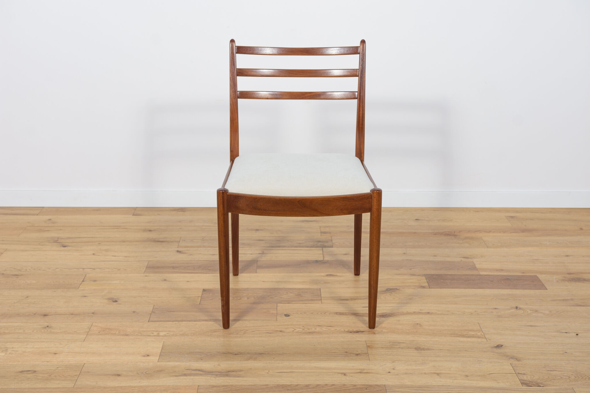 Mid-century teak dining chairs by Victor Wilkins for G-Plan, 1960s, set of 8